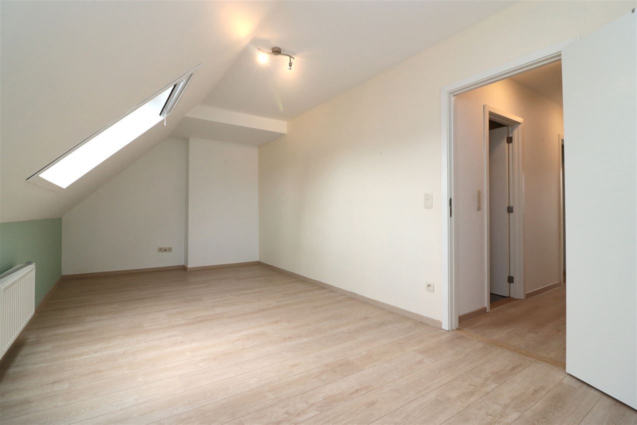 Triplex met groot zuidterras, garage, nabij E314 foto 29