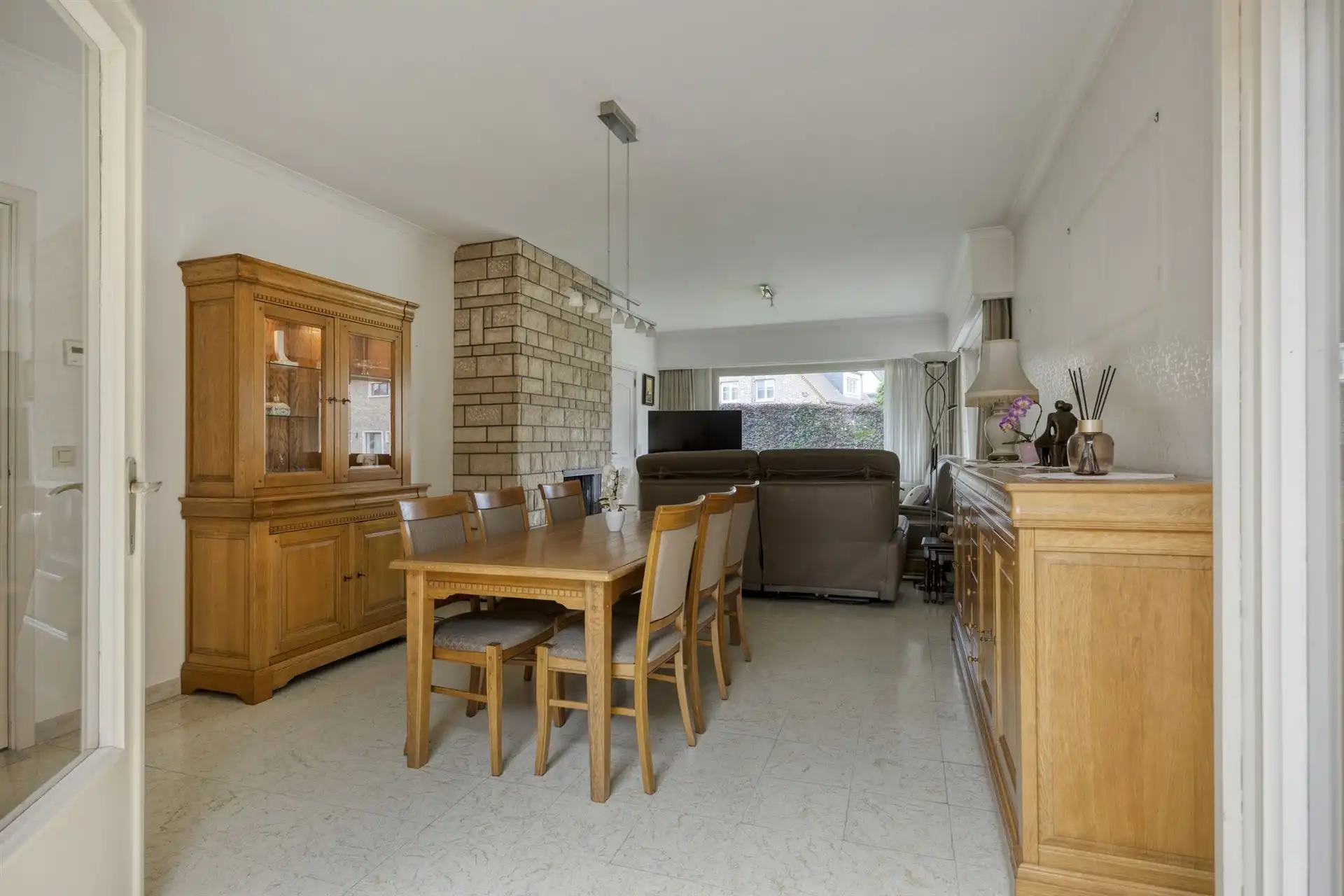 Woning met 3 slaapkamers, tuin en garage.  foto 5