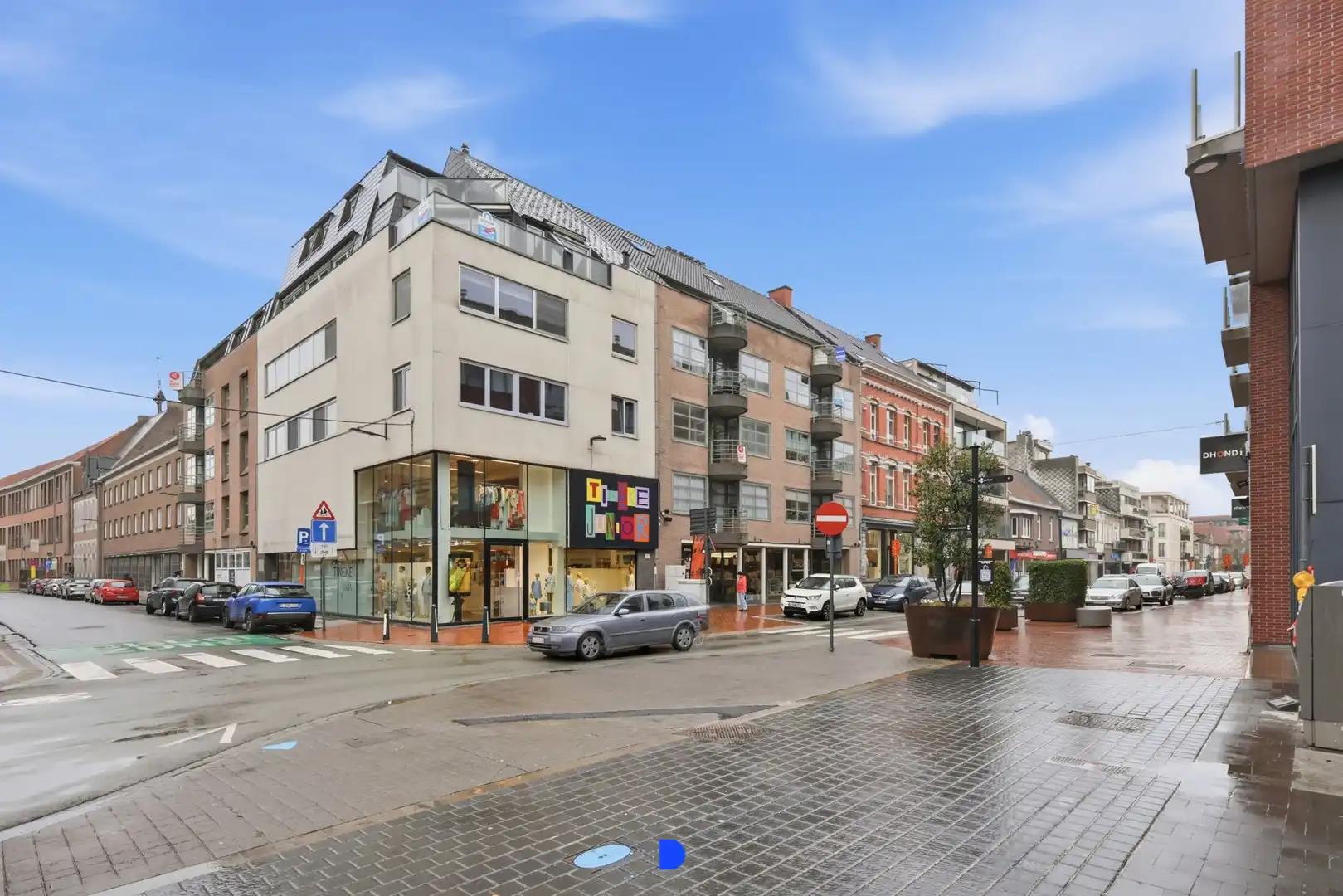 Ruim appartement in het centrum van Roeselare foto {{pictureIndex}}