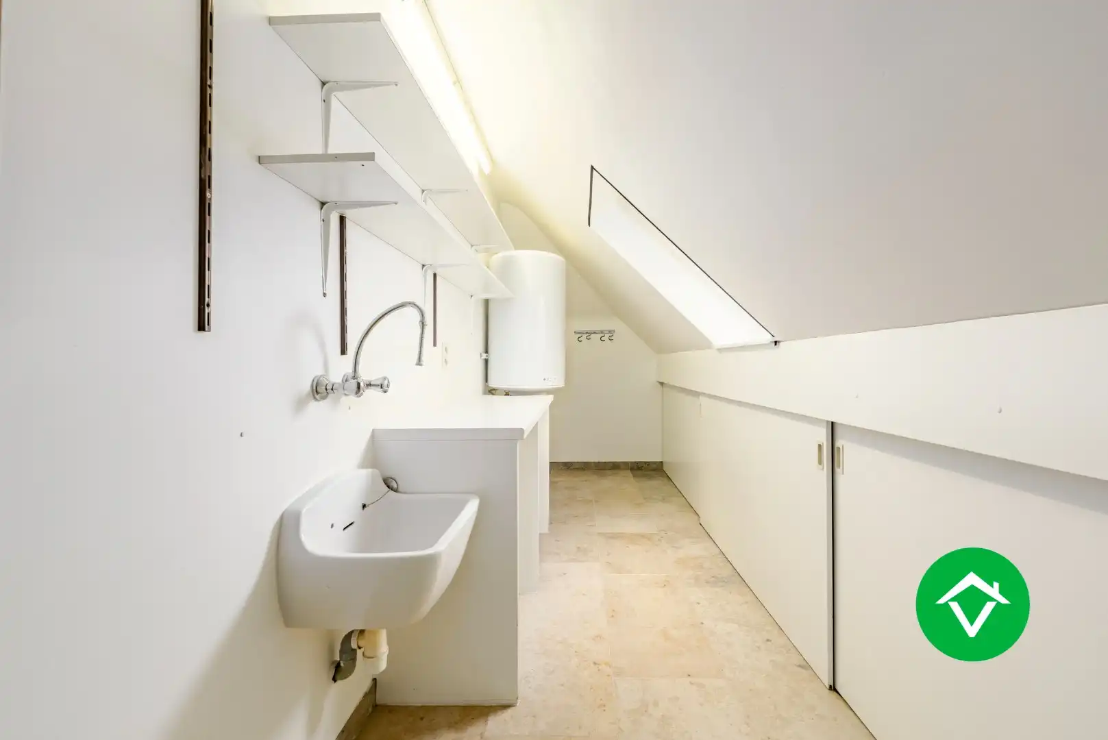 Prachtig gelegen penthouse met 3 slaapkamers en garage in centrum Torhout foto 18