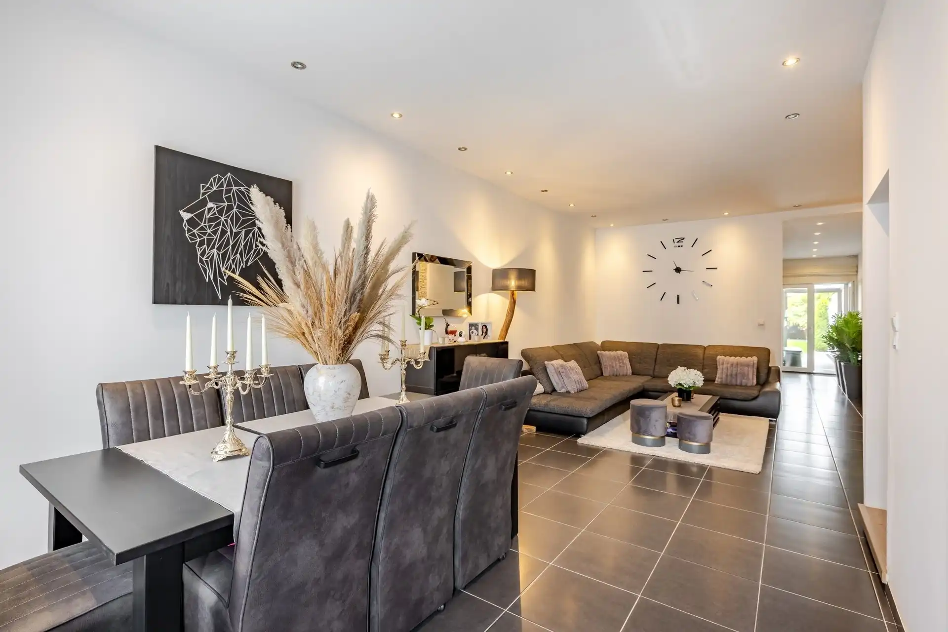 Prachtig gerenoveerde woning met 3 slks en tuin  foto 2