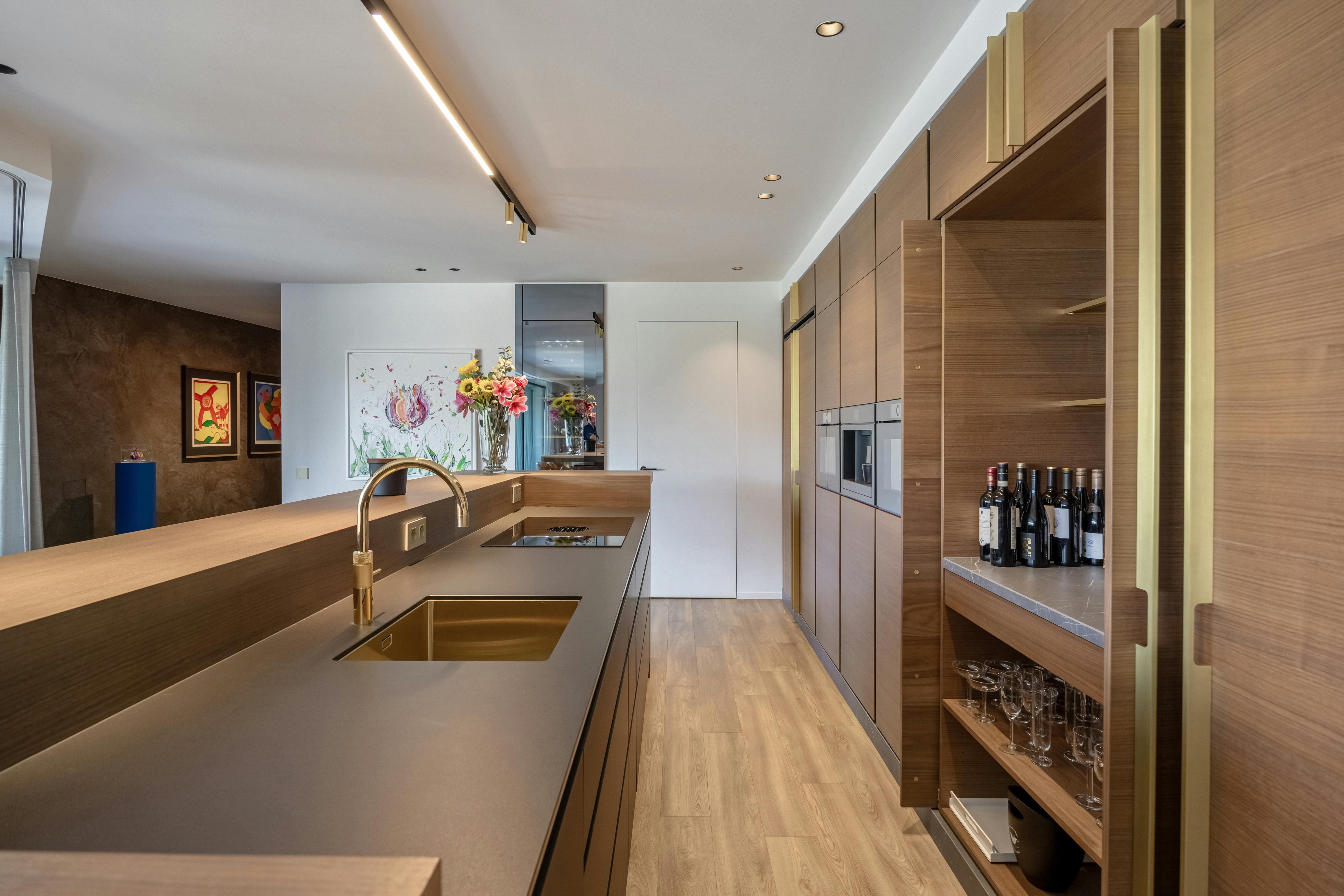 Luxe appartement van 235 m² aan de Blauwe Boulevard te Hasselt foto 11