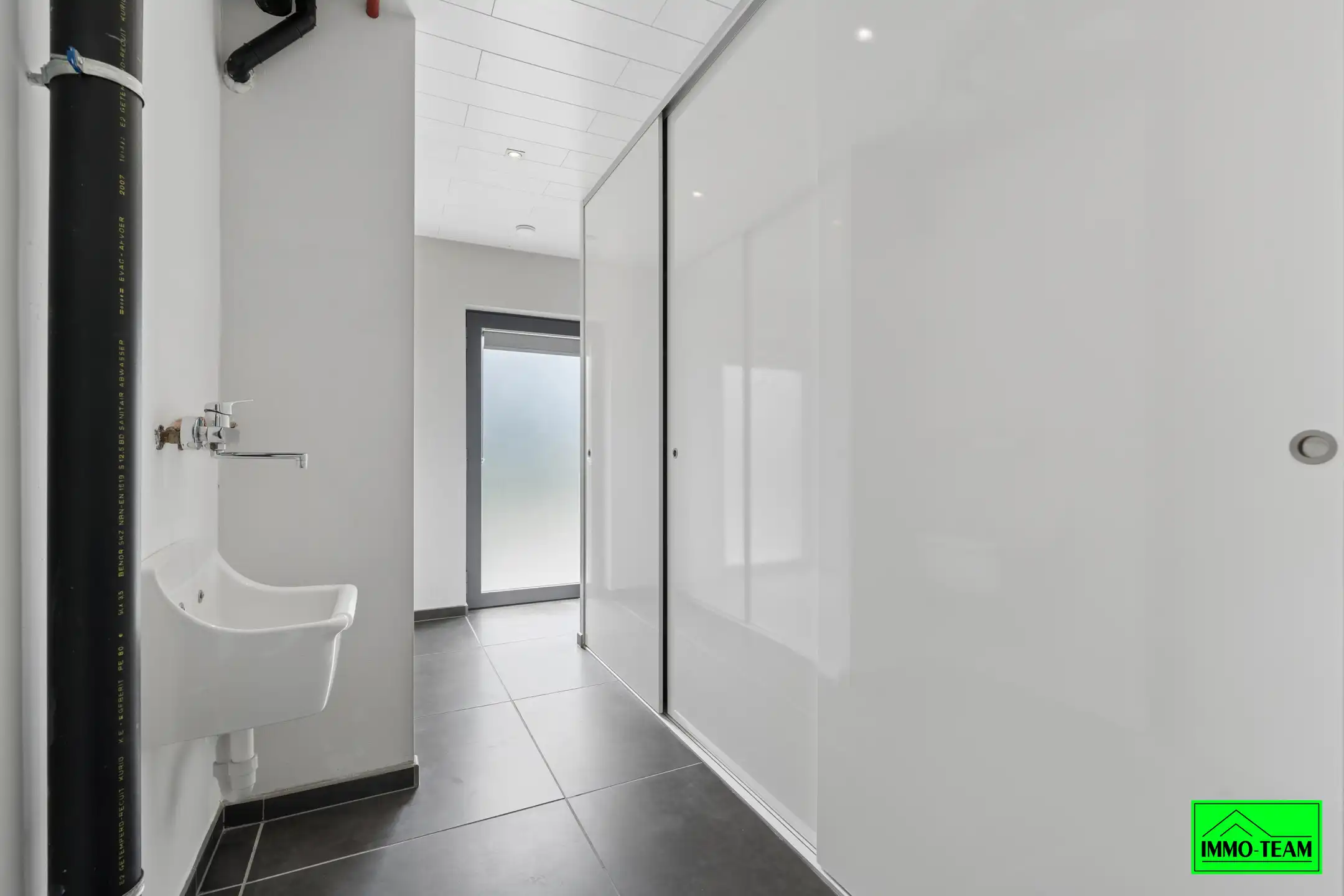Instapklare gezinswoning met luxe afwerking in Denderleeuw.  foto 13