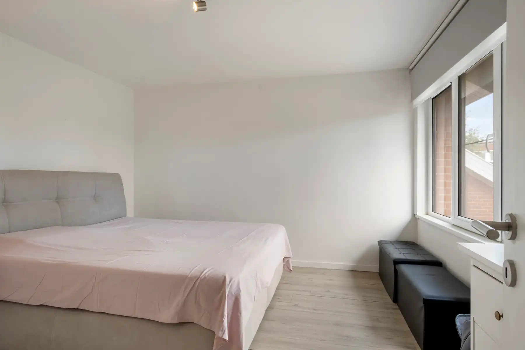 Volledig gerenoveerde woning met 4 slaapkamers te Diksmuide foto 14
