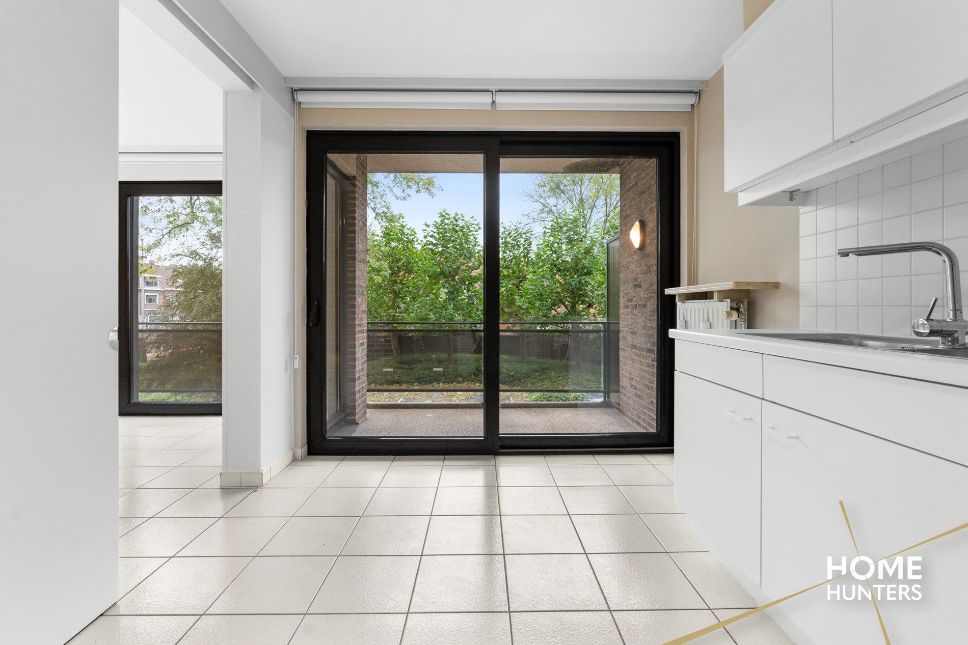 Ruim appartement op centrale ligging in Roeselare foto 11