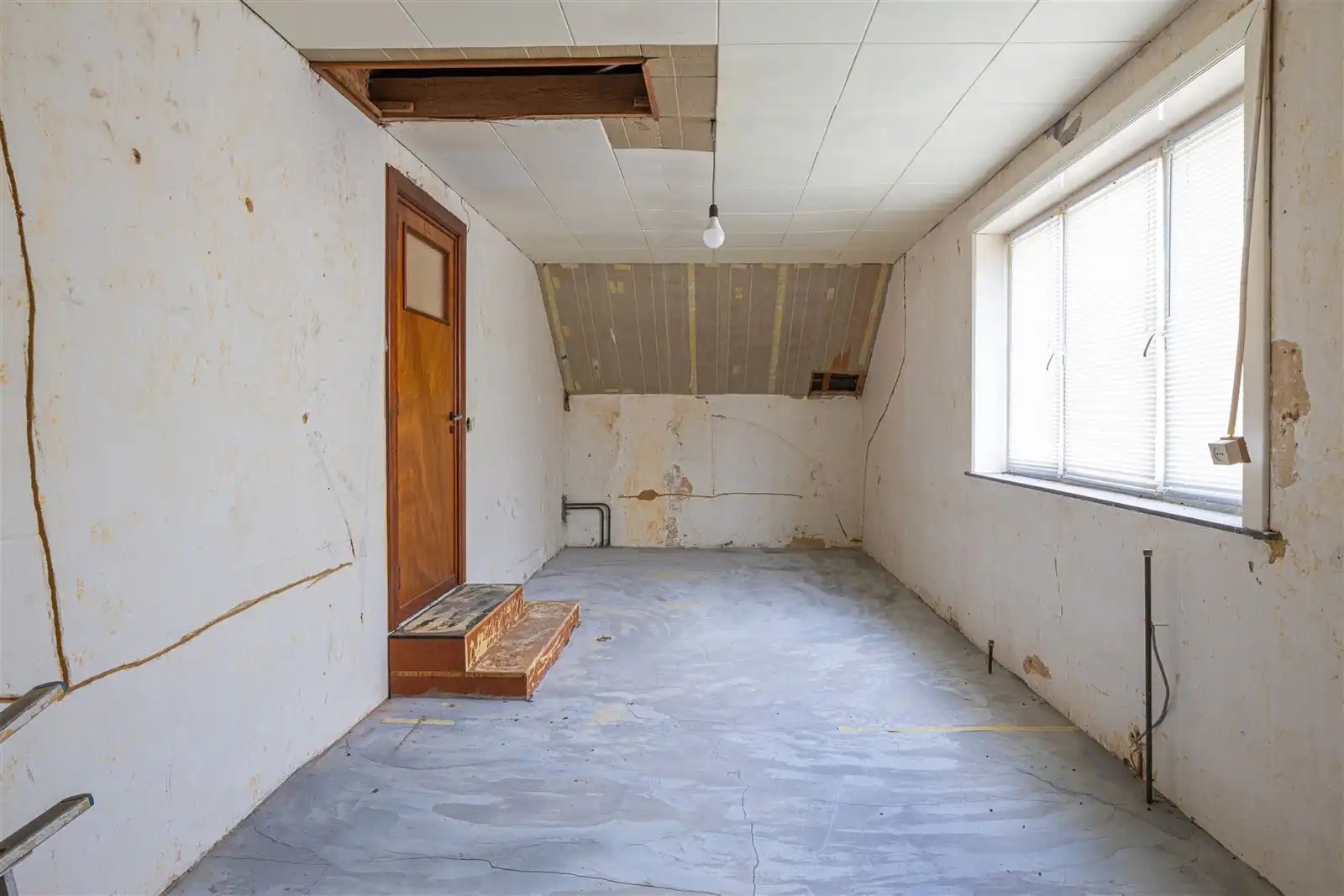 Rustig gelegen woning met veel potentieel te Ophasselt foto 8
