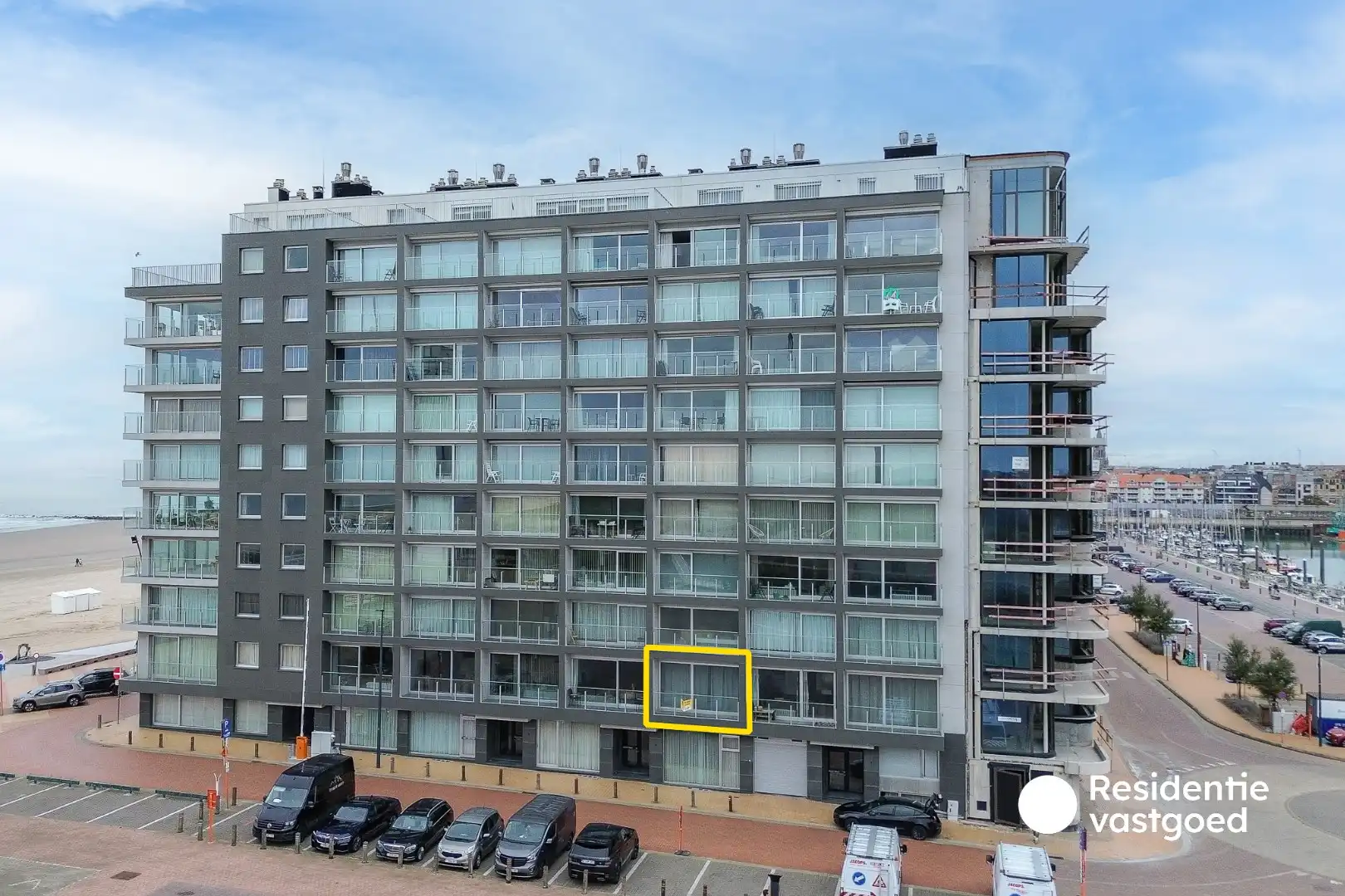 Gerenoveerd 2-slaapkamerappartement met terras op topligging aan de Haven van Blankenberge foto 16