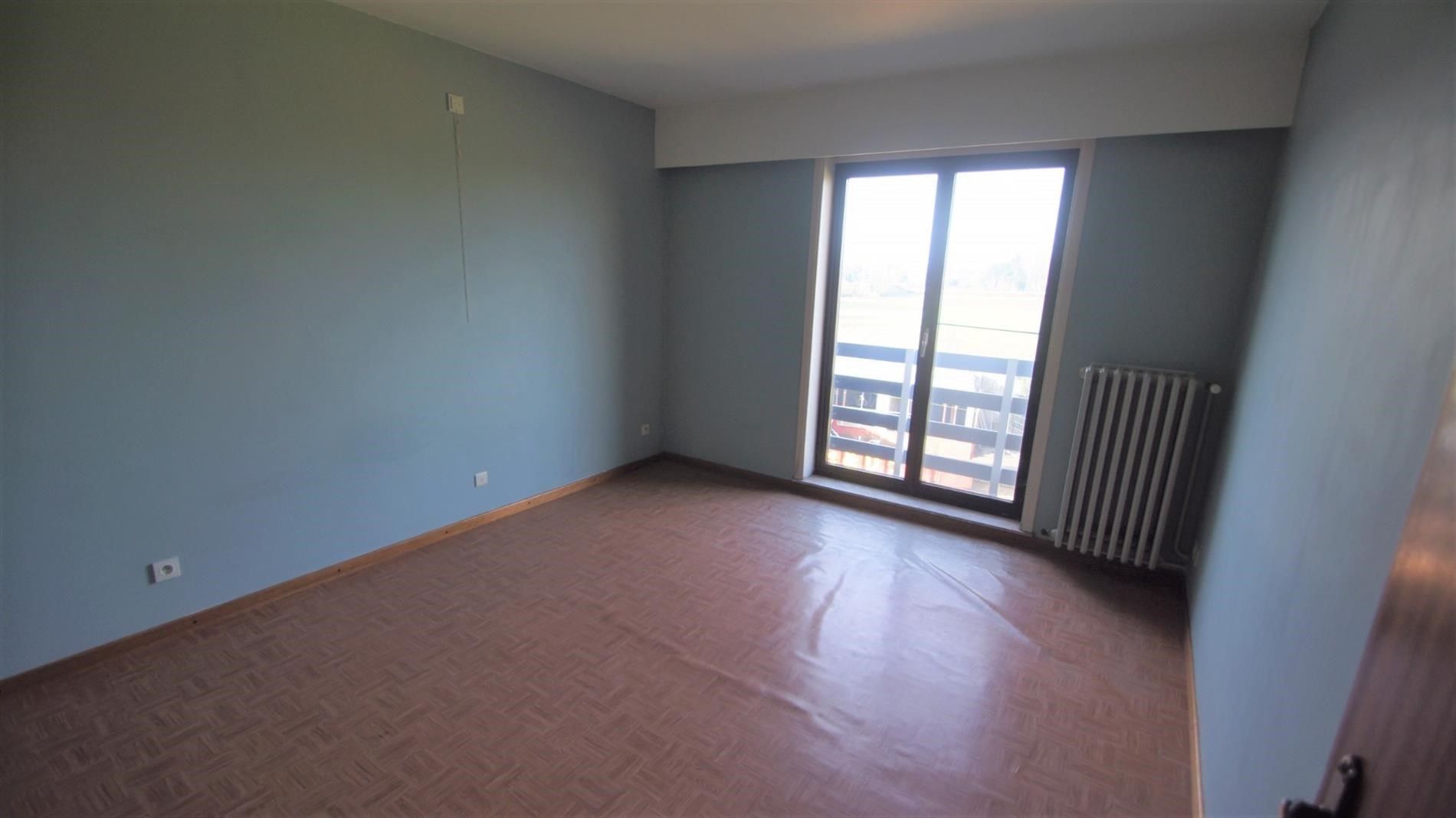 Ruim, goed gelegen appartement met 3 slpks, garage en terrasje foto 7