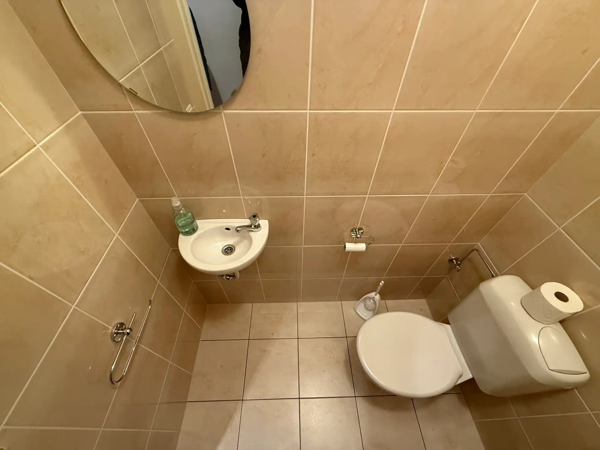 ERONDEGEM - Ruim, energiezuinig appartement met garage. foto 12