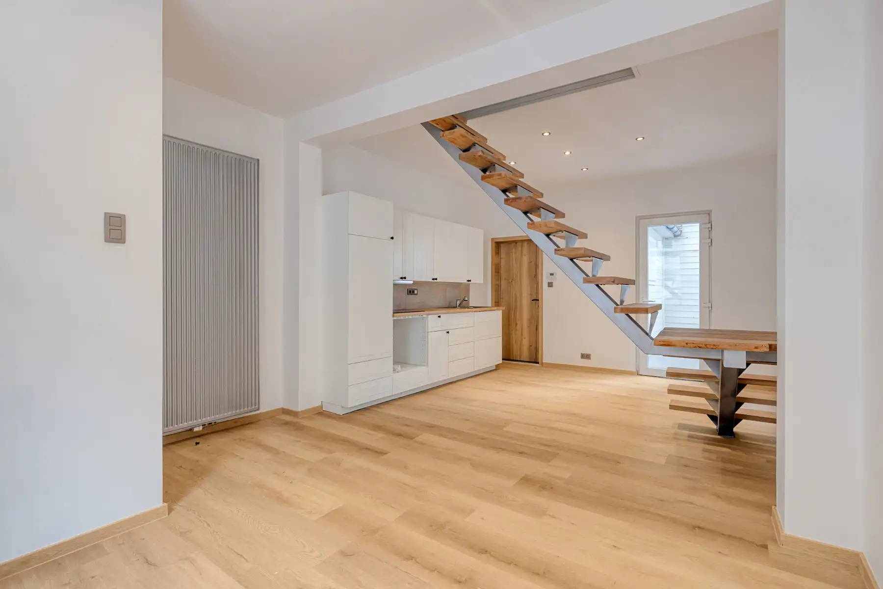 Gerenoveerde rijwoning met 3 slaapkamers in het centrum  foto 2