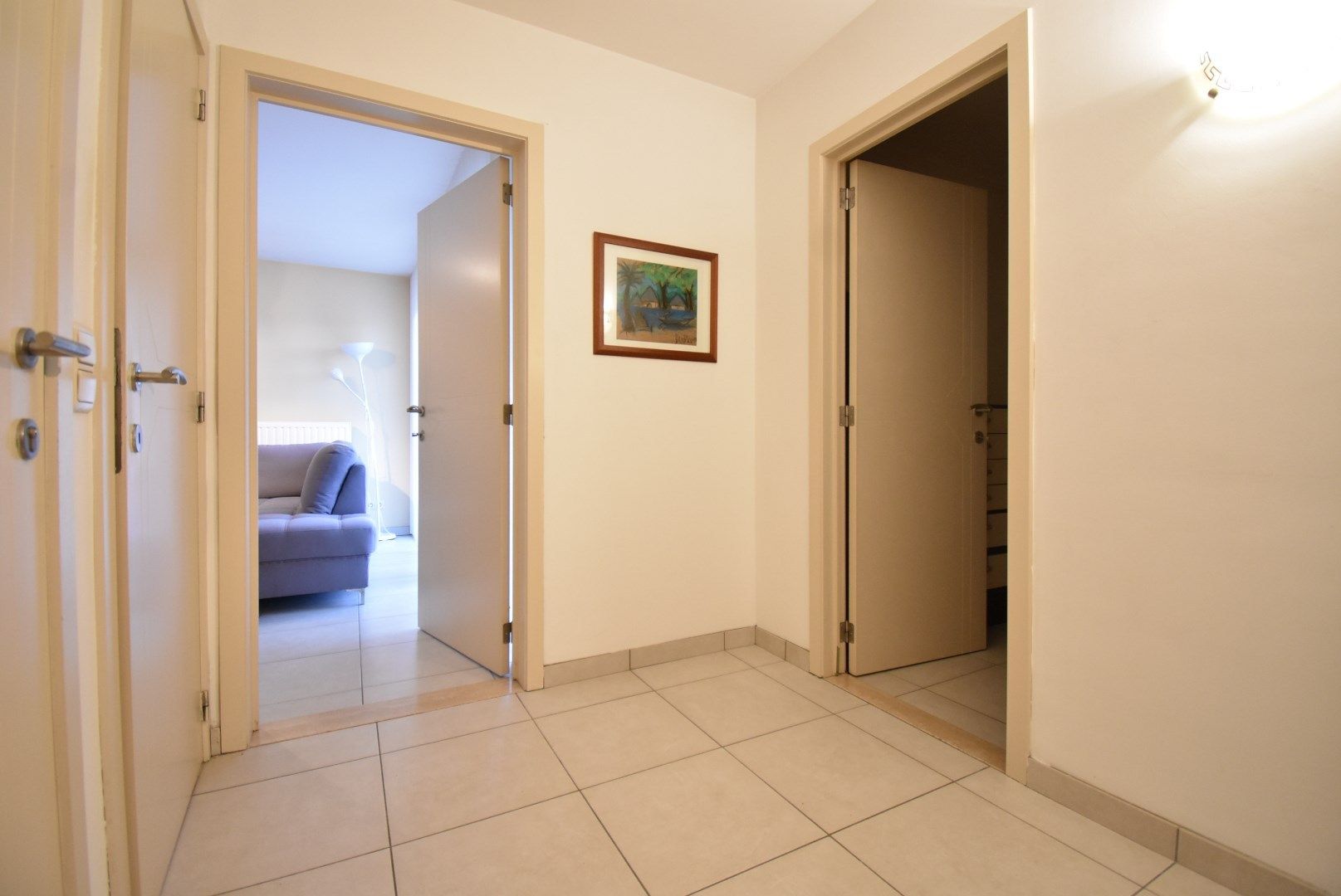 Ruim en degelijk appartement met twee slaapkamers, garage en kelderberging foto 3