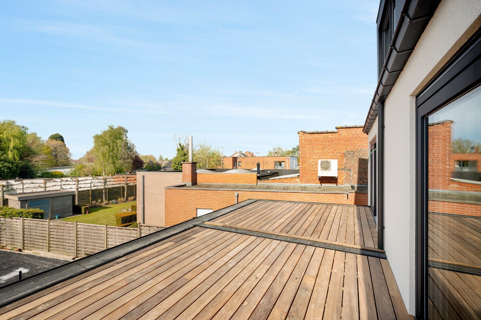 NIEUWBOUWAPPARTEMENTSGEBOUW BESTAANDE UIT 3 APPARTEMENTEN MET CARPORTS foto 10