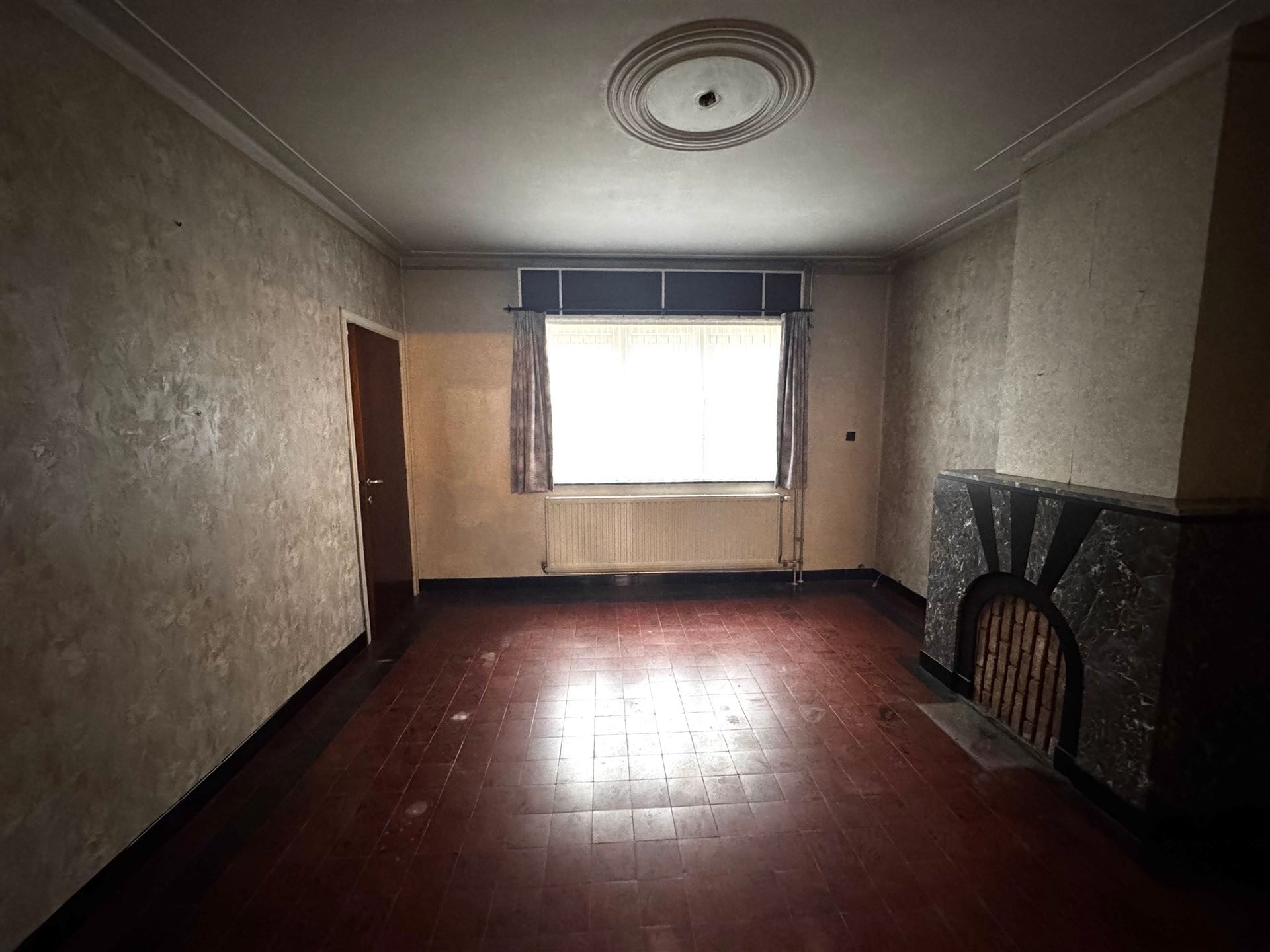 Halfopen te verbouwen woning op rustige locatie in Maasmechelen foto 5