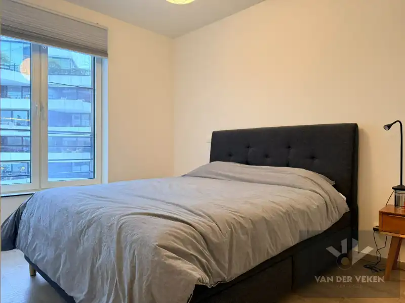 2 slaapkamer appartement met zicht op het scheepvaartplein en naar het water! foto 6