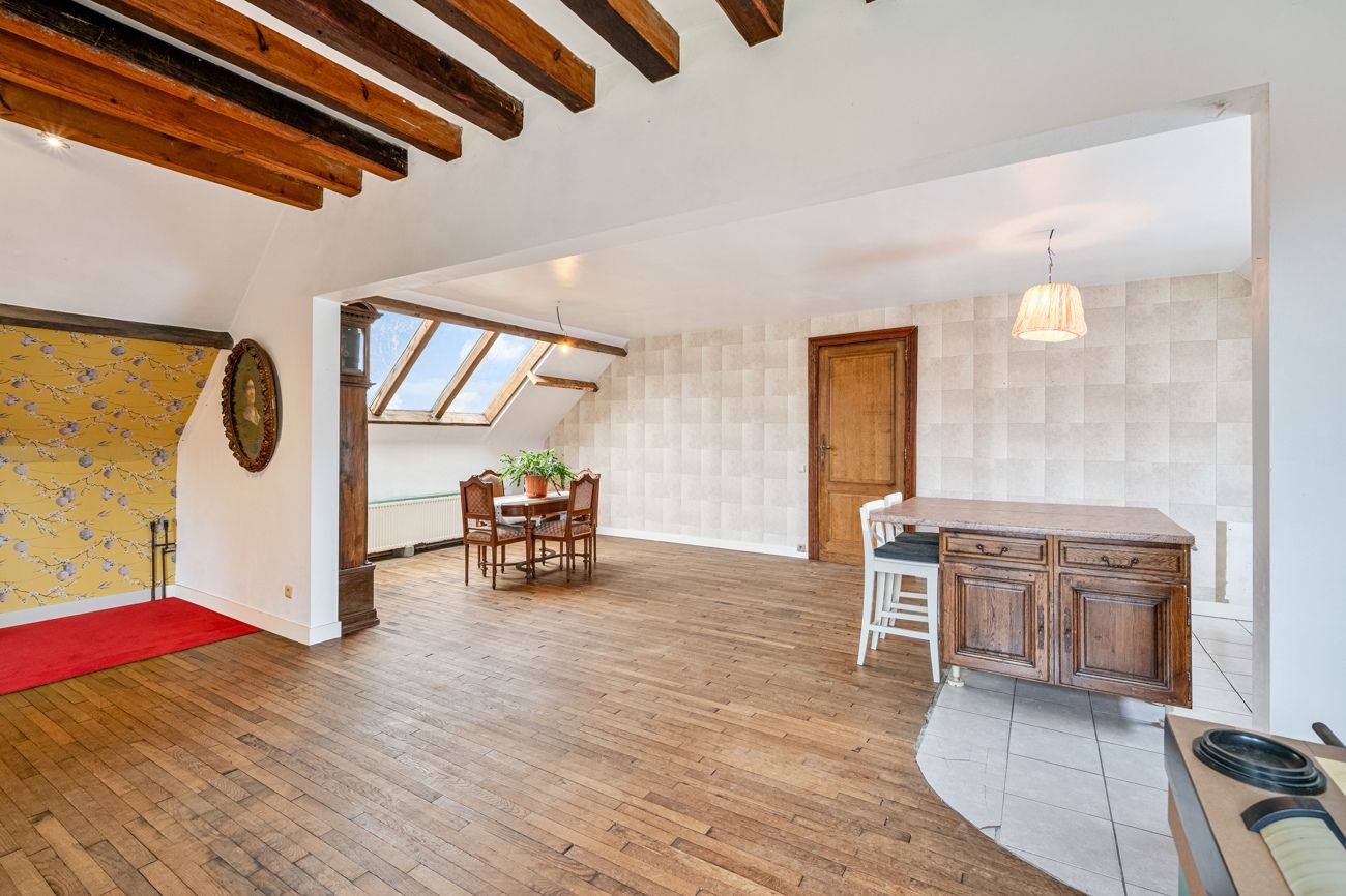 VERKOCHT!! Ruime alleenstaande volledig te renoveren woning met afzonderlijke garage op een makkelijk bereikbare locatie in Desteldonk. foto 36