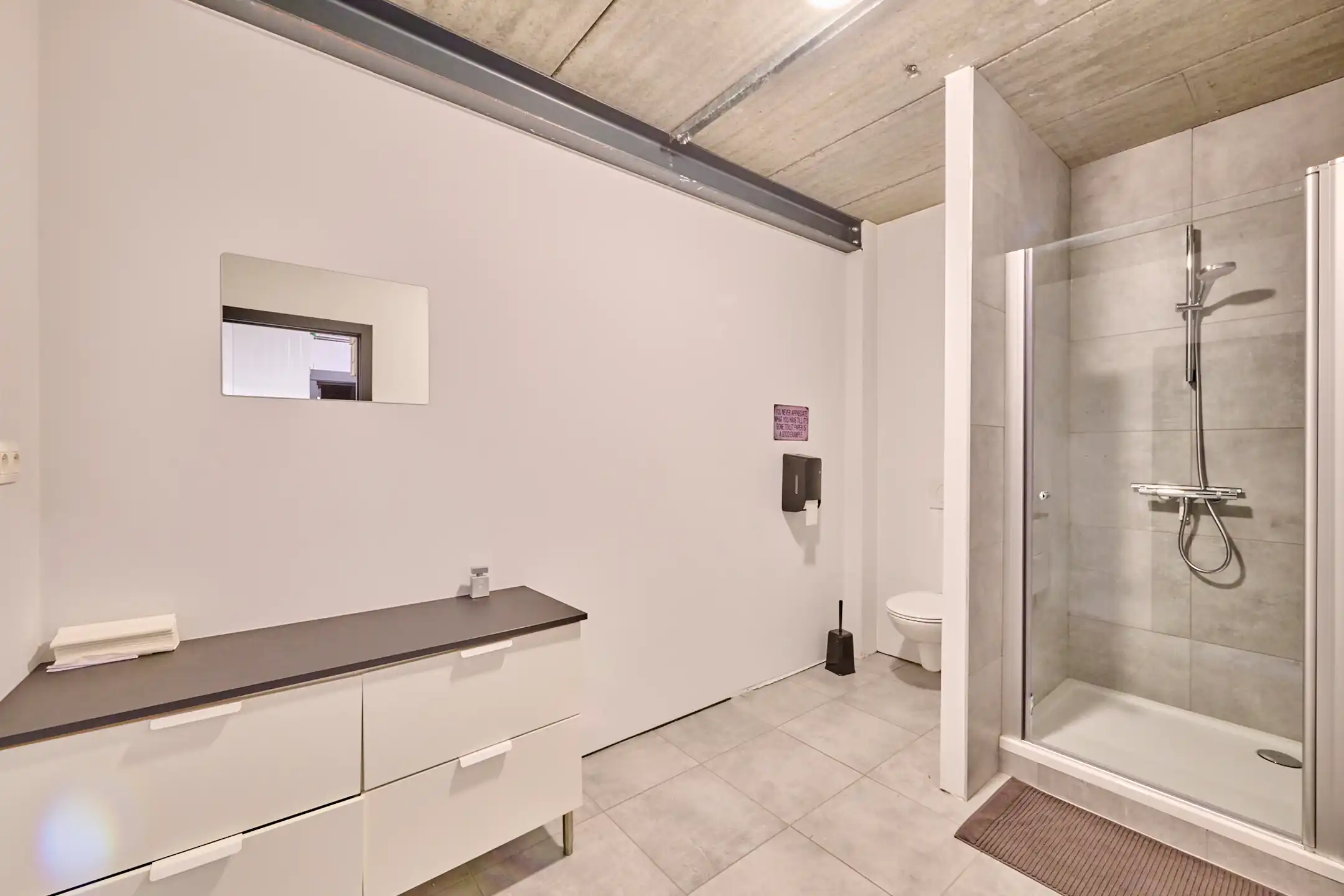 BEDRIJFSGEBOUW MET GROOT BUITENTERREIN IN GENK foto 23