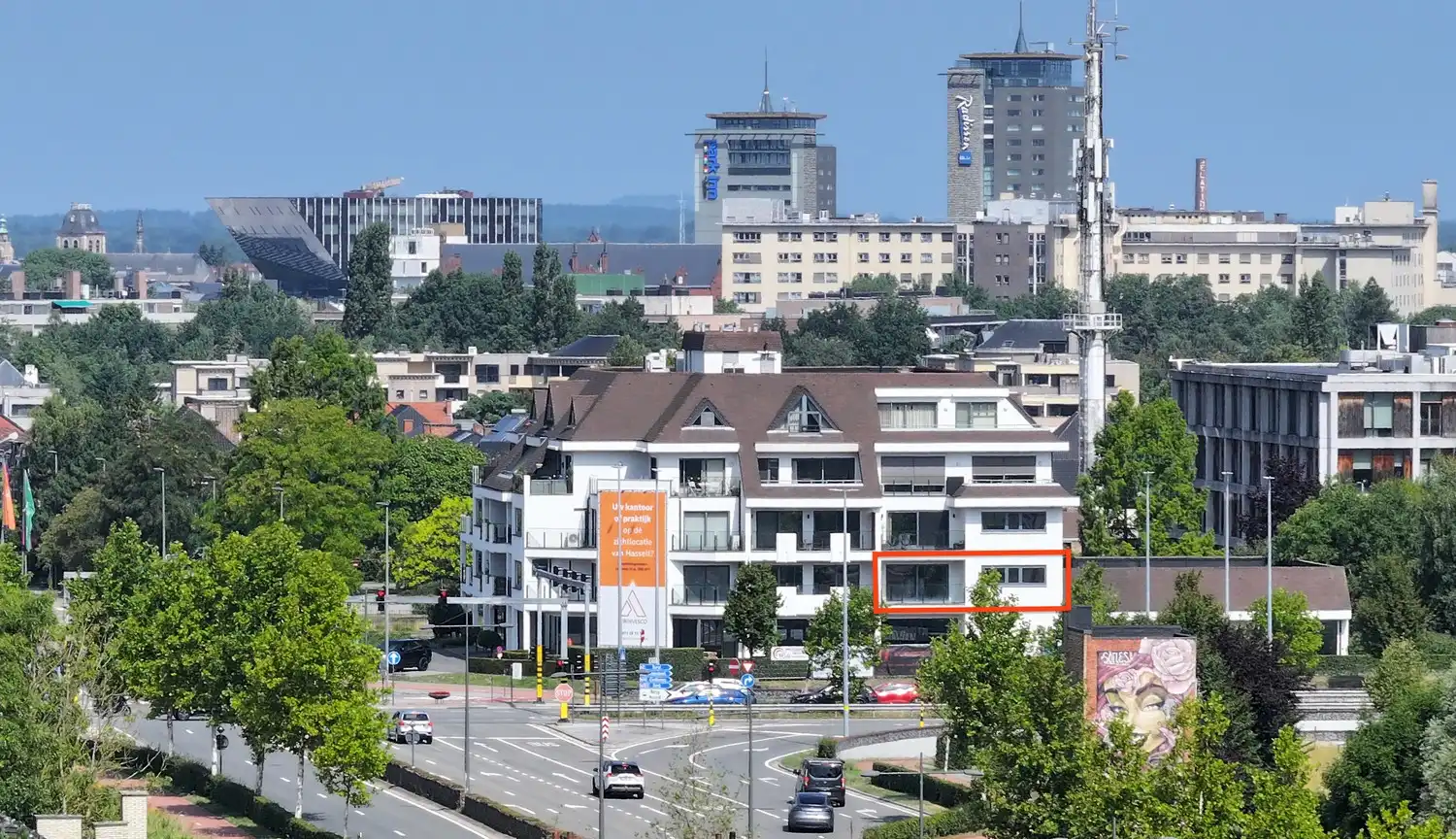Compleet gerenoveerd appartement van 206 m² met 3 slaapkamers en 2 badkamers, gelegen aan de stadsrand van Hasselt foto 7