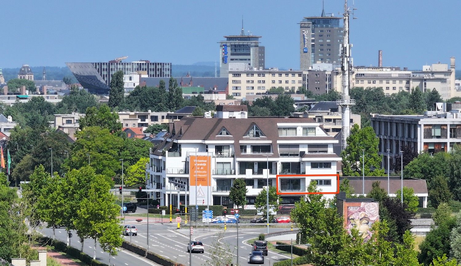 Compleet gerenoveerd appartement van 206 m² met 3 slaapkamers en 2 badkamers, gelegen aan de stadsrand van Hasselt foto 7