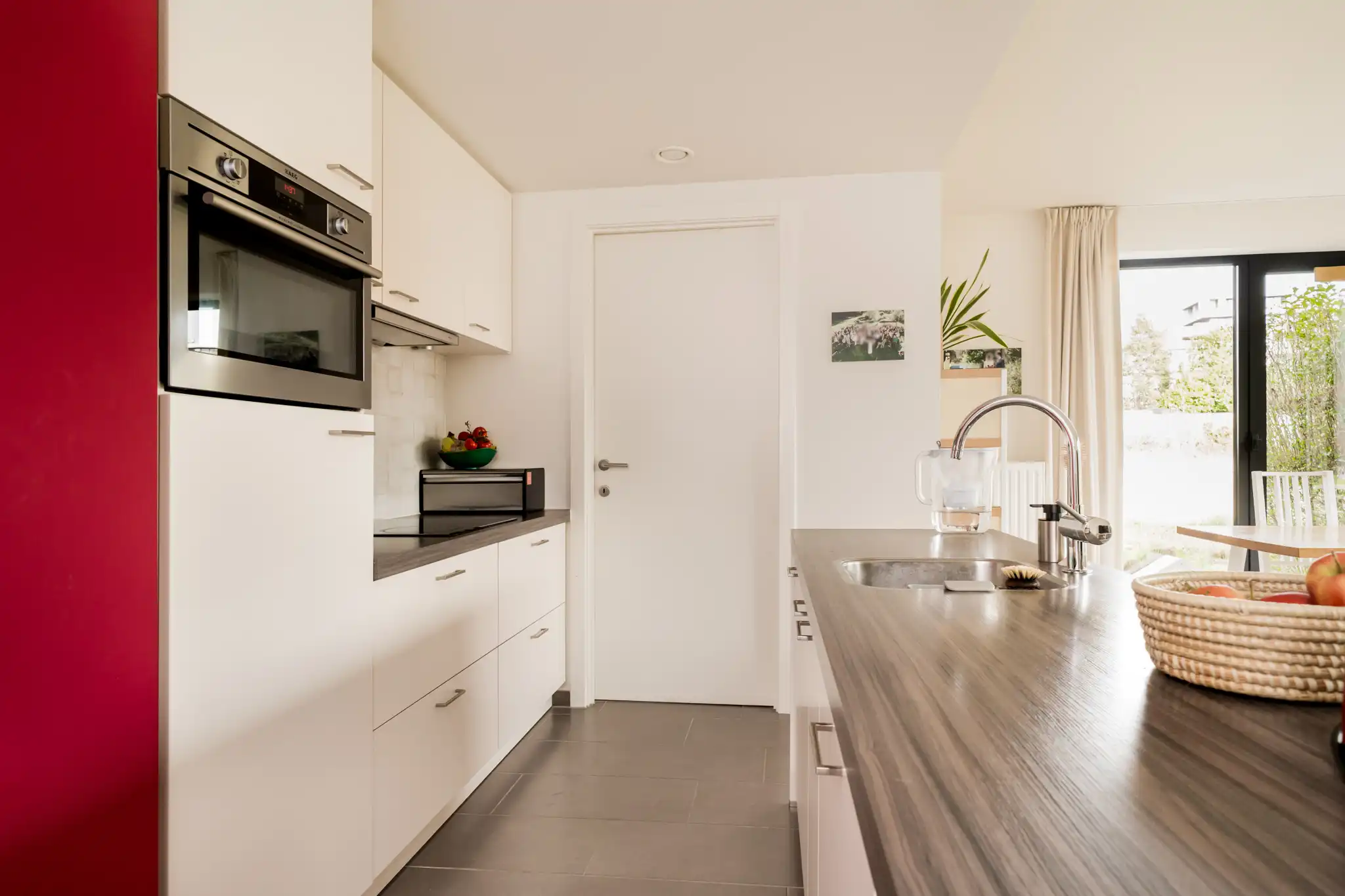 Stijlvol gelijkvloers appartement met 3 slaapkamers en ruim terras in groene, autoluwe woonomgeving foto 11