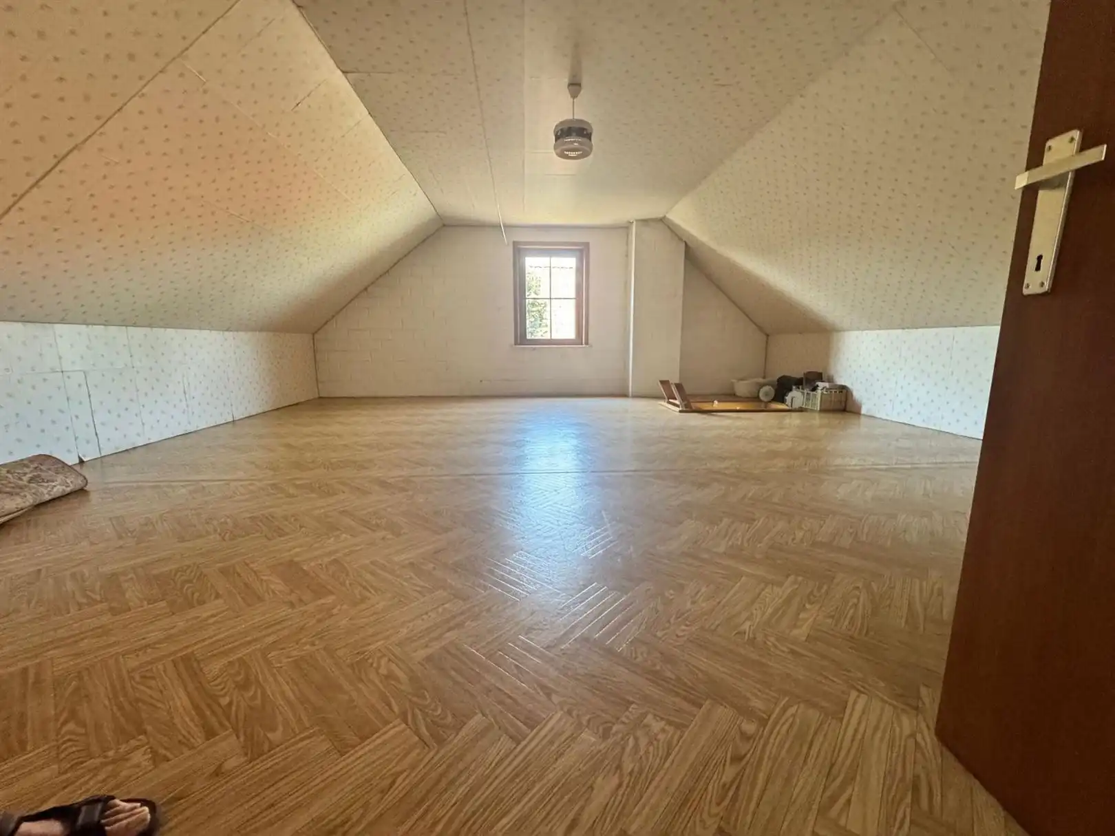 Volledig bemeubelde woning te huur in Sint-Gillis-Waas – ideaal voor bedrijven en zelfstandigen foto 12