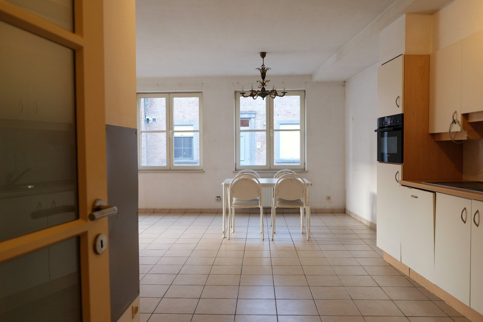 Op te frissen appartement met 2 slaapkamers centrum Zottegem foto 9