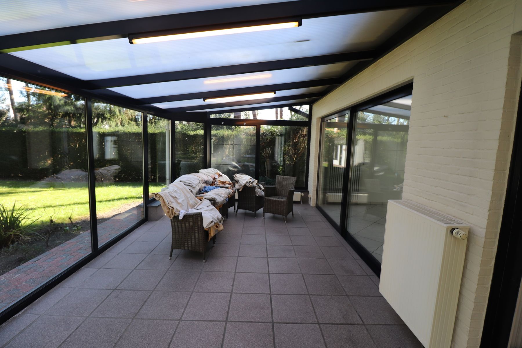 Charmante villa met 5 slaapkamers op een perceel van 1.785m² - Gelegen in een rustige en kindvriendelijke verkaveling. foto 7