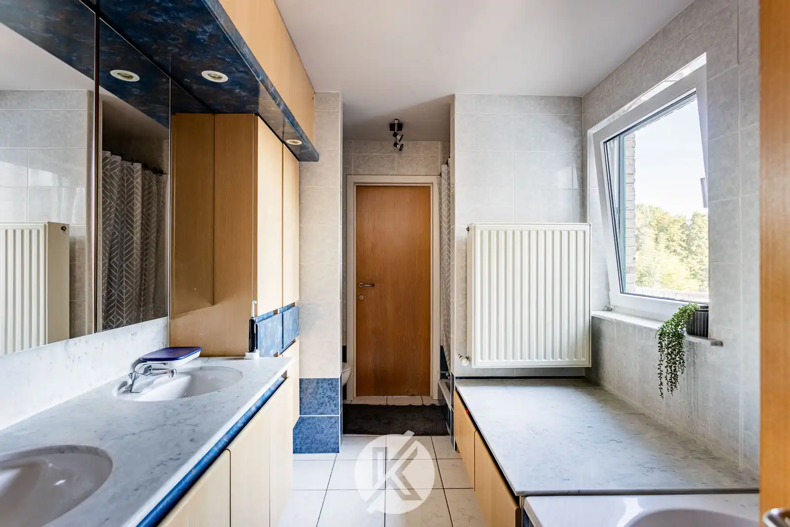 Ruime gezinswoning op gunstige locatie foto 16