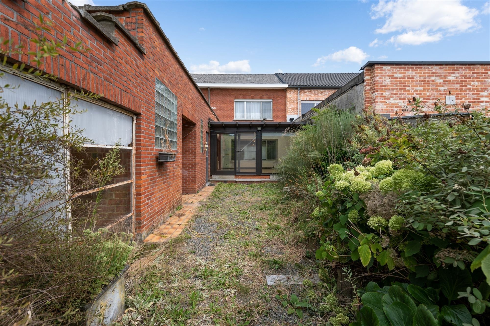 Verrassend ruime woning te Putte foto 12