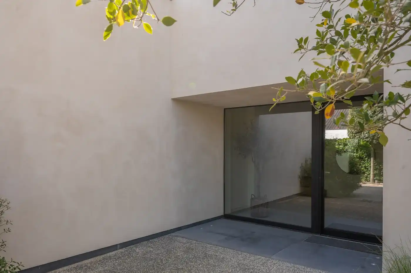 Luxueus gerenoveerde villa met zwembad op een toplocatie in een rustige residentiële wijk van het Zoute. foto 41