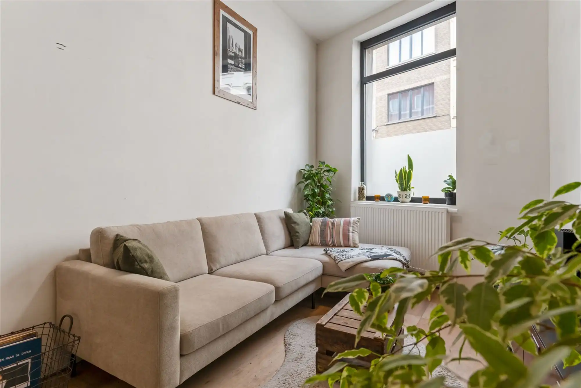 Huis met 5 slaapkamers en tuin, verder af te werken naar eigen smaak. foto 10