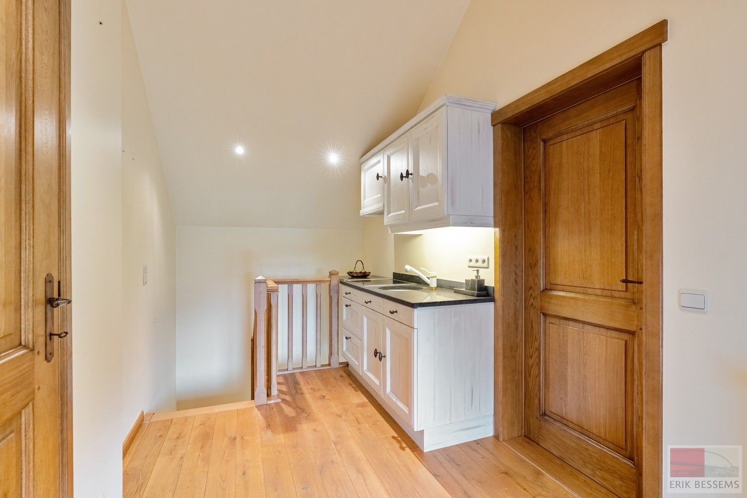 Landhuis met vrij uitzicht,  5 slaapkamers, 2 badkamers, woonkamer, eetkamer/keuken. Woonopp. 277m2 gebruiksopp. 441m2, Perceelopp. 4170m2 foto 36