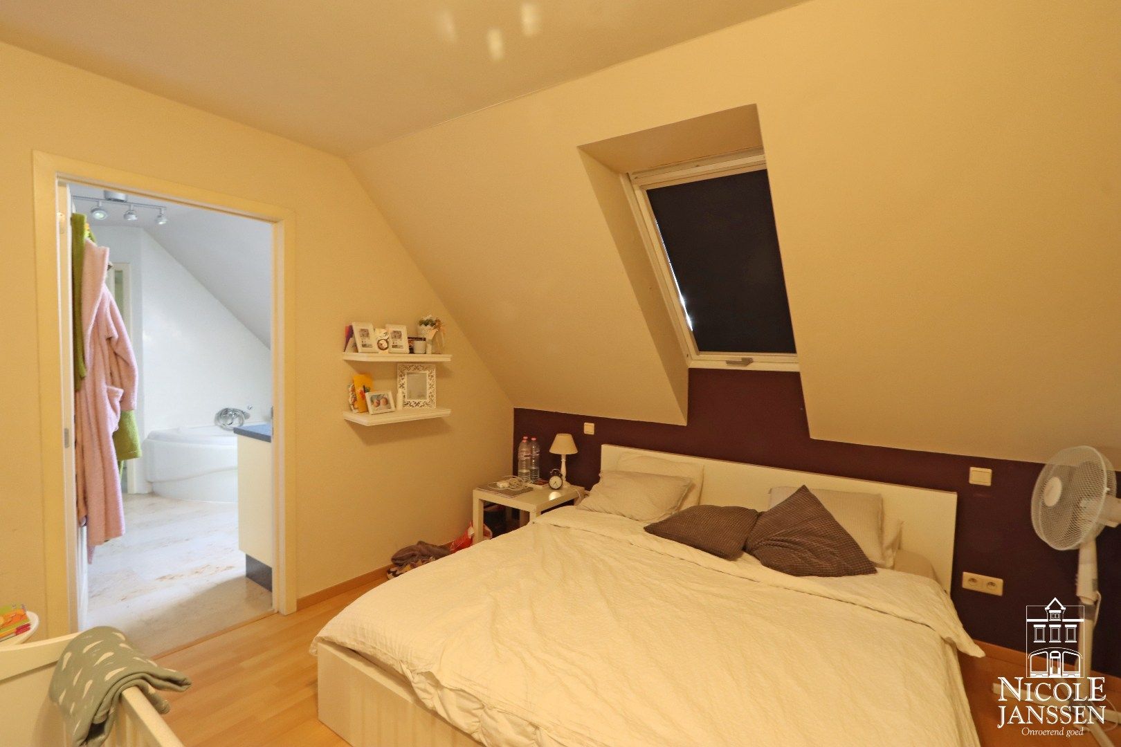 Zeer ruim duplex-appartement foto 12