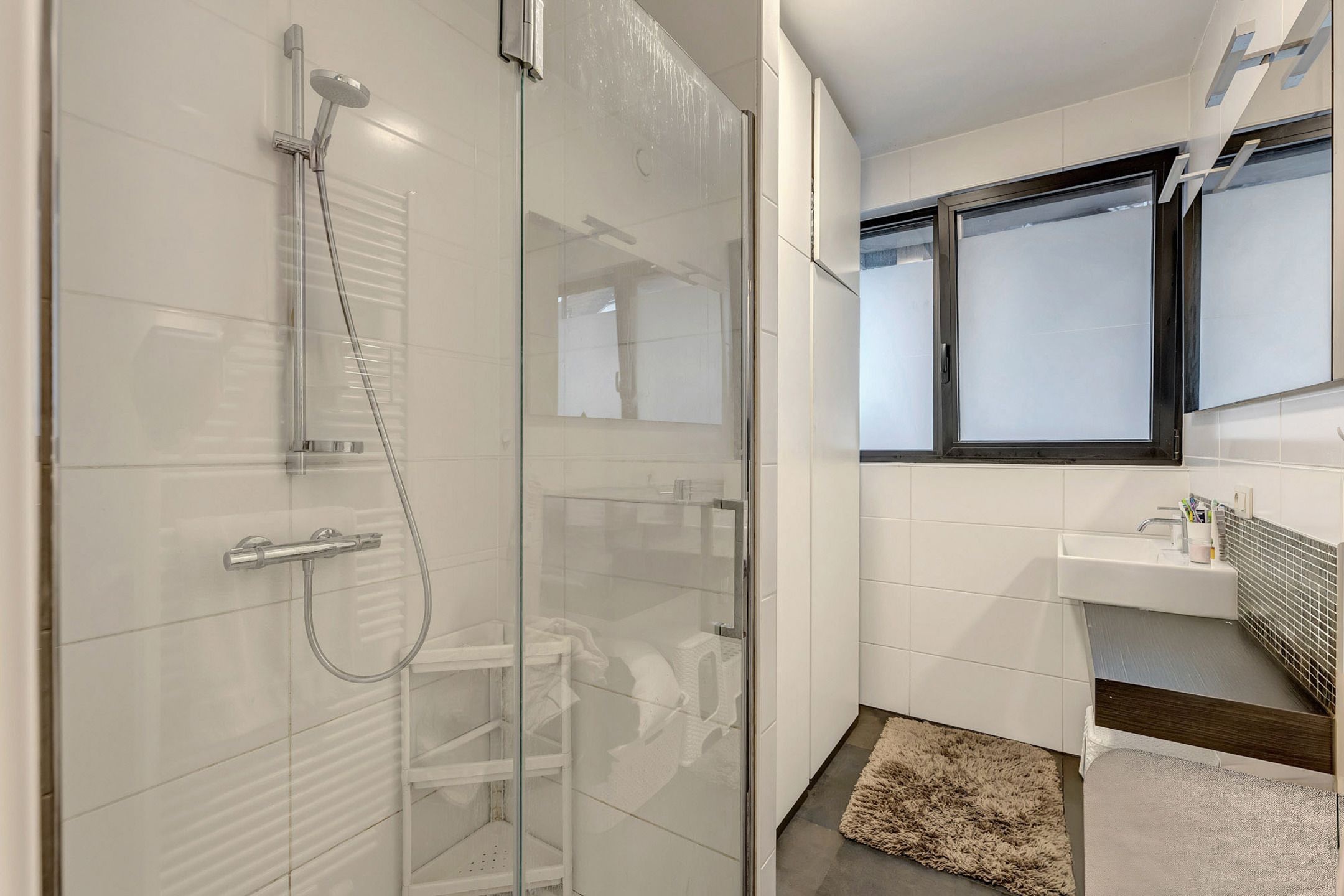 Instapklaar appartement met 2 slpk te Aalst foto 11