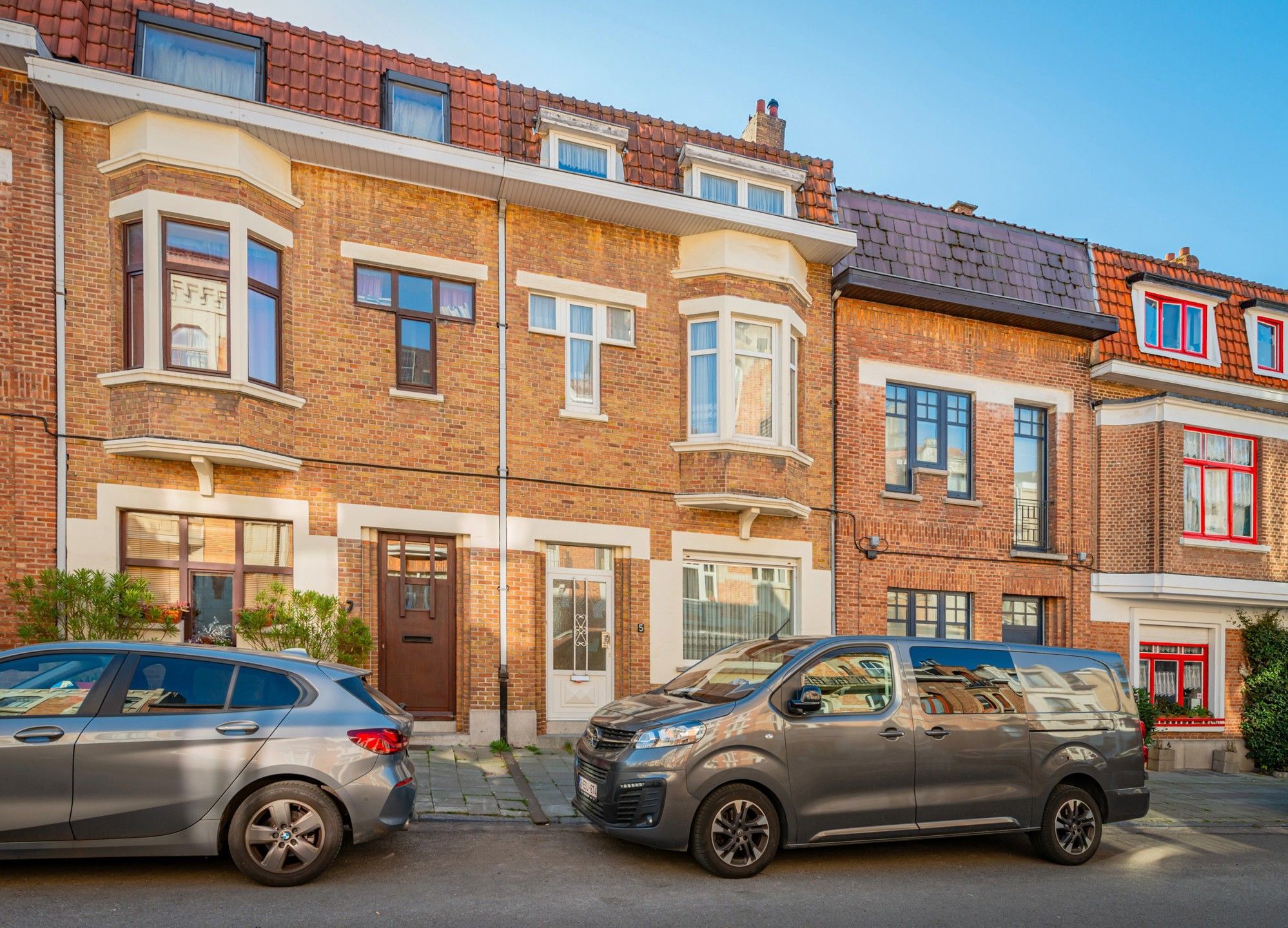 Te renoveren woning met potentieel in het hart van Audergem foto {{pictureIndex}}