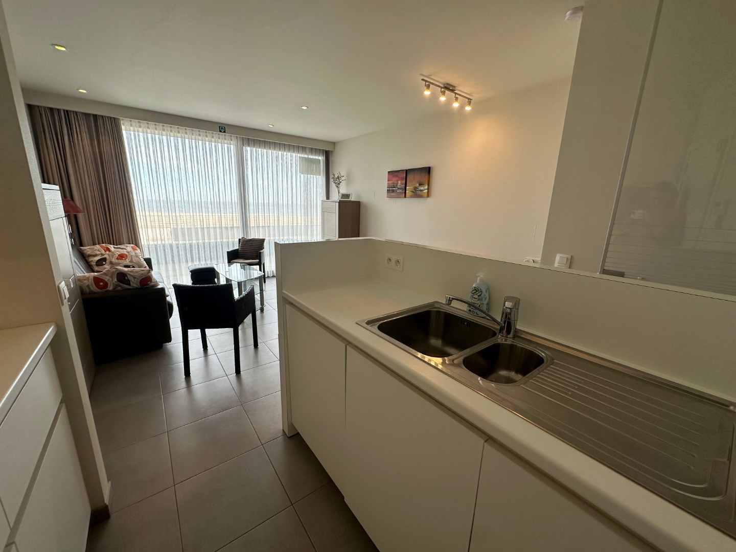 Te koop: stijlvol gelijkvloers appartement op de Zeedijk in Koksijde foto 7