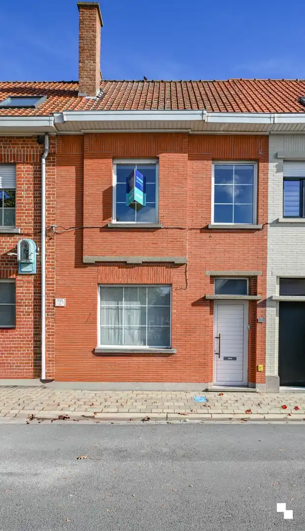 Rijwoning met uitweg achteraan en ruime garage te Izegem foto 31
