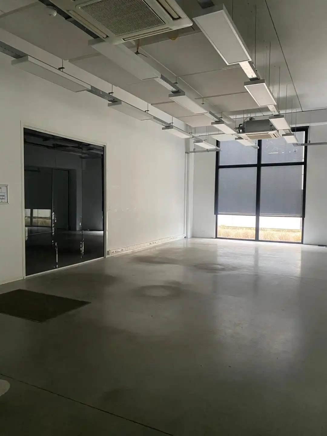 Kantoorruimte 310m² met aansluitend magazijn 216m²  in Burcht foto 7