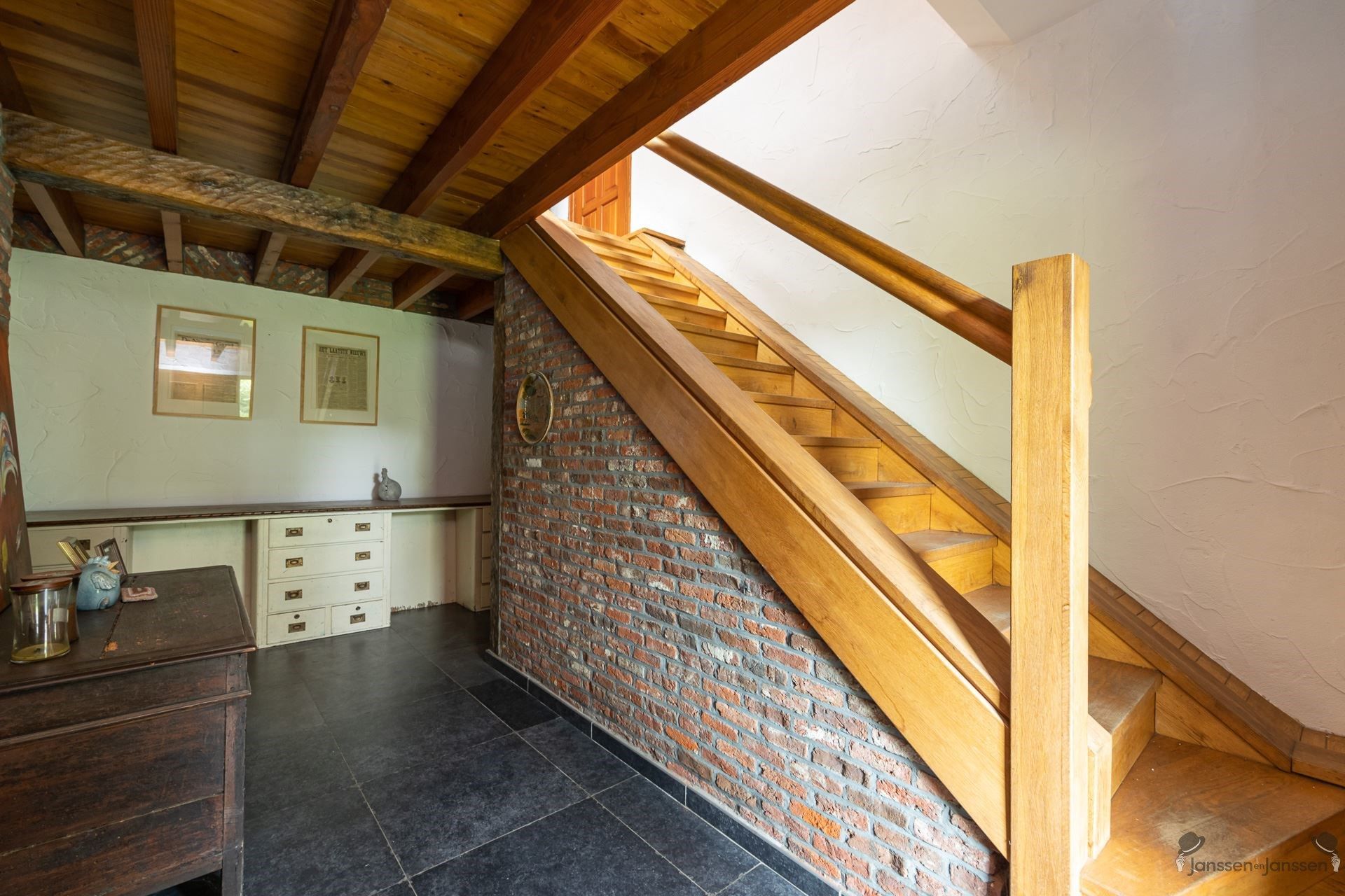 Uniek landhuis,4 slaapkamers, bijgebouwen op een perceel van 2200m² in het groen te Begijnendijk foto 5