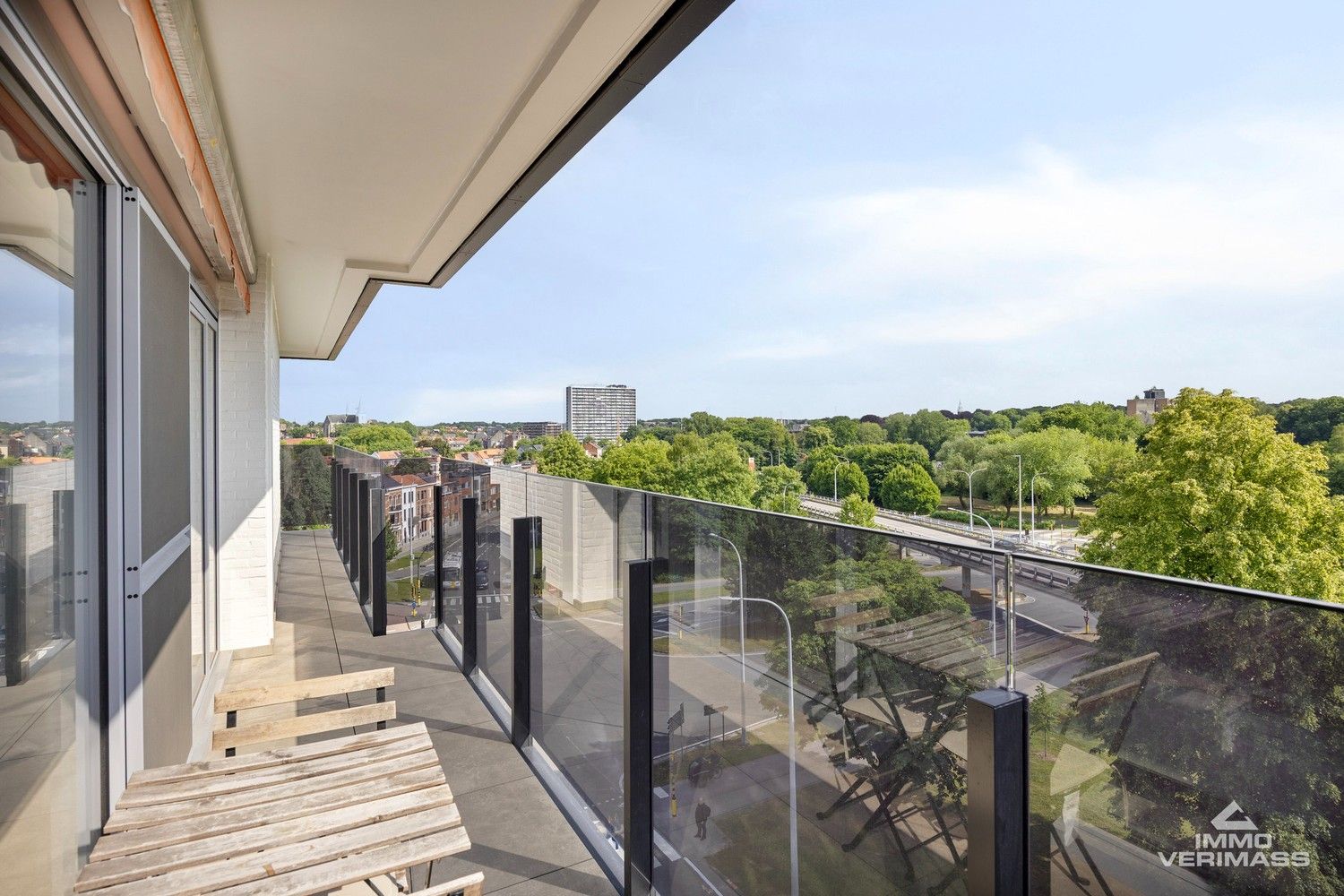 Instapklaar appartement met ruim uitzicht over de omgeving foto {{pictureIndex}}