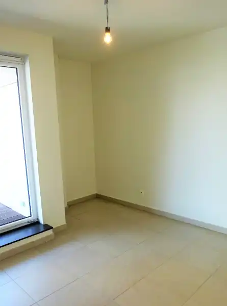 Leuk en lichtrijk appartement met 2 slaapkamers, parking en terras foto 8