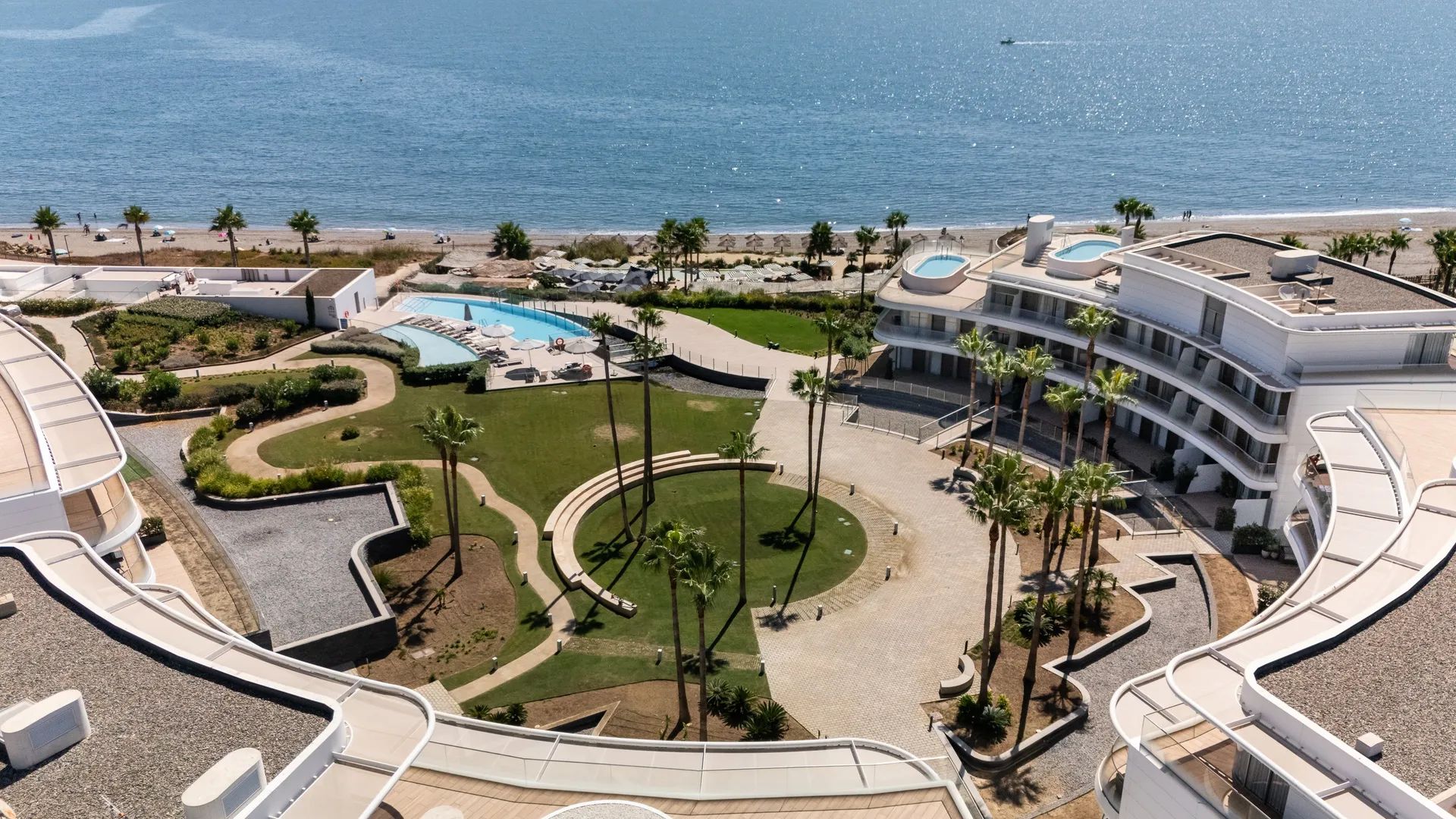 Ultramodern appartement in iconisch project, Estepona: een unieke woonervaring aan zee foto 23