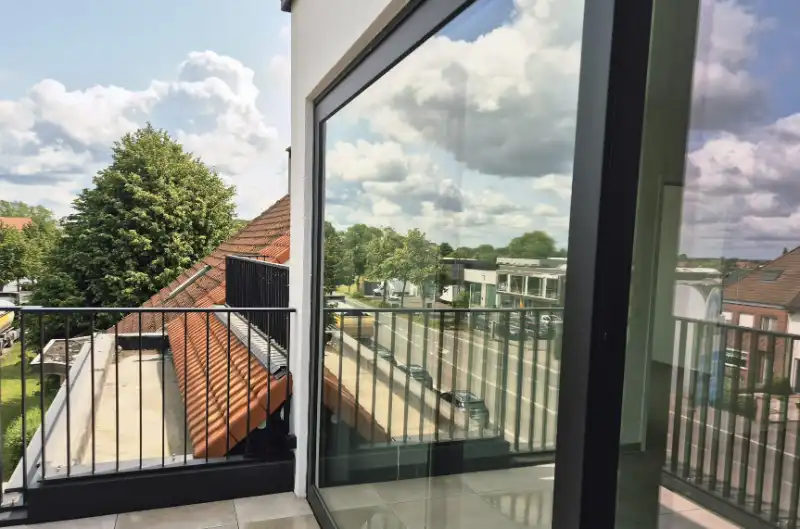 KORTEMARK: Appartement 2.01 met 2 slaapkamers en 3 zitterrassen gelegen op de tweede verdieping van Nieuwbouwresidentie Mila en Nora foto 12