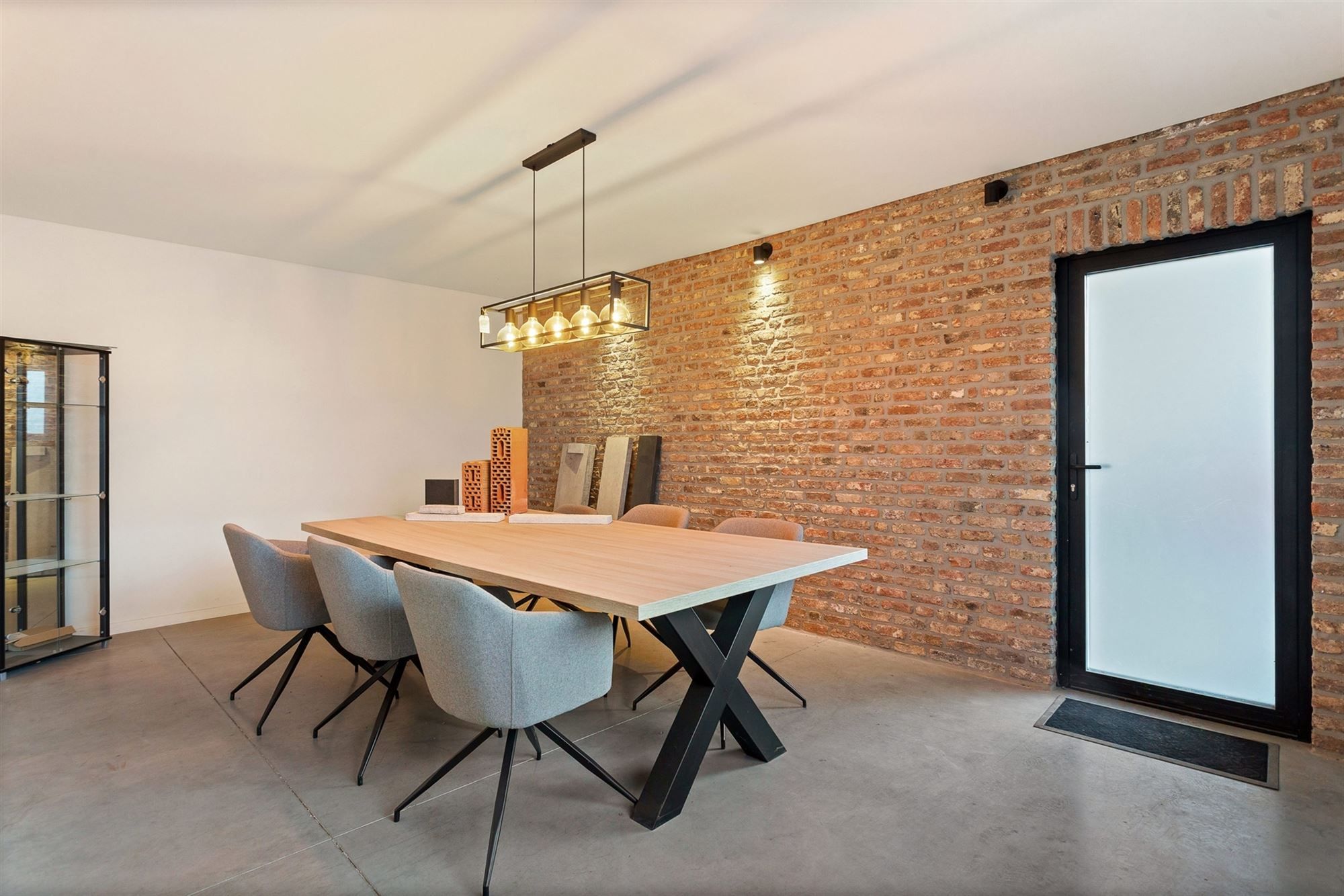 KMO-UNIT VAN 207 M2 MET BUREEL VAN 35M2 OP UITERST CENTRALE EN SNEL TOEGANKELIJKE LOCATIE TE HAM foto 18