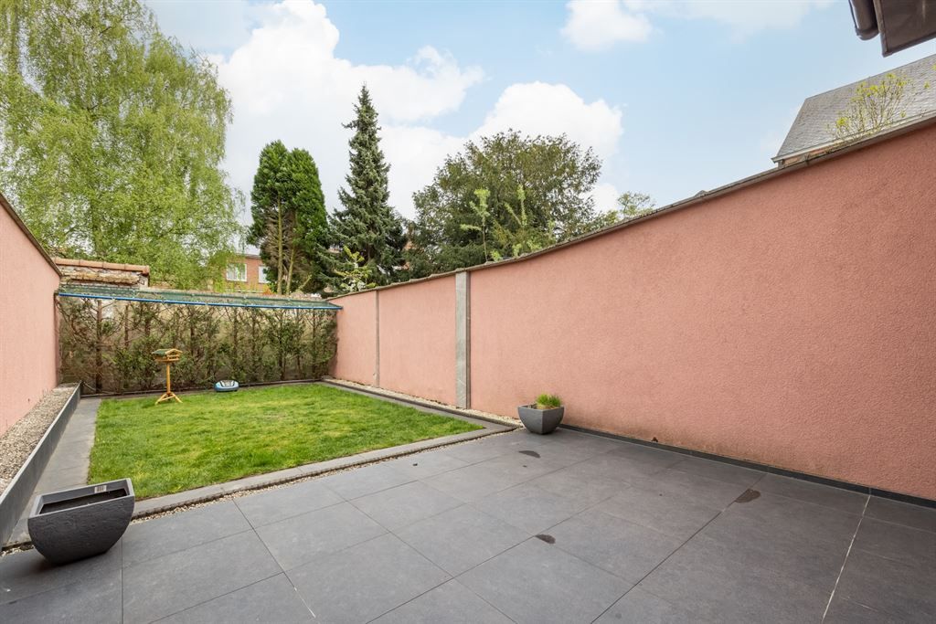 Energiezuinig gerenoveerde woning met garage foto 5
