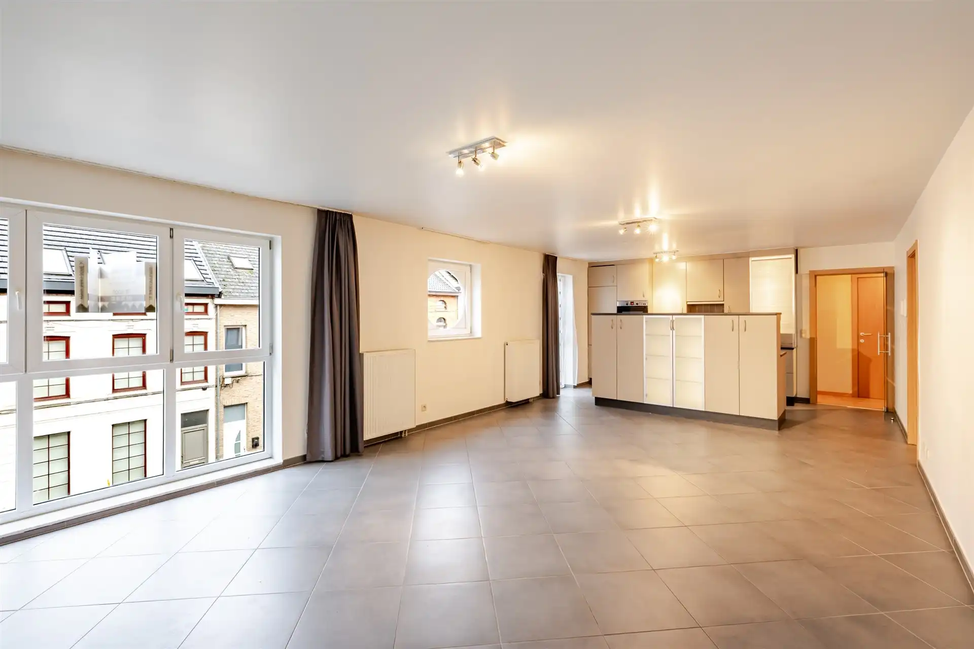 Ruim appartement met twee slaapkamers in het centrum van Aalst foto 5