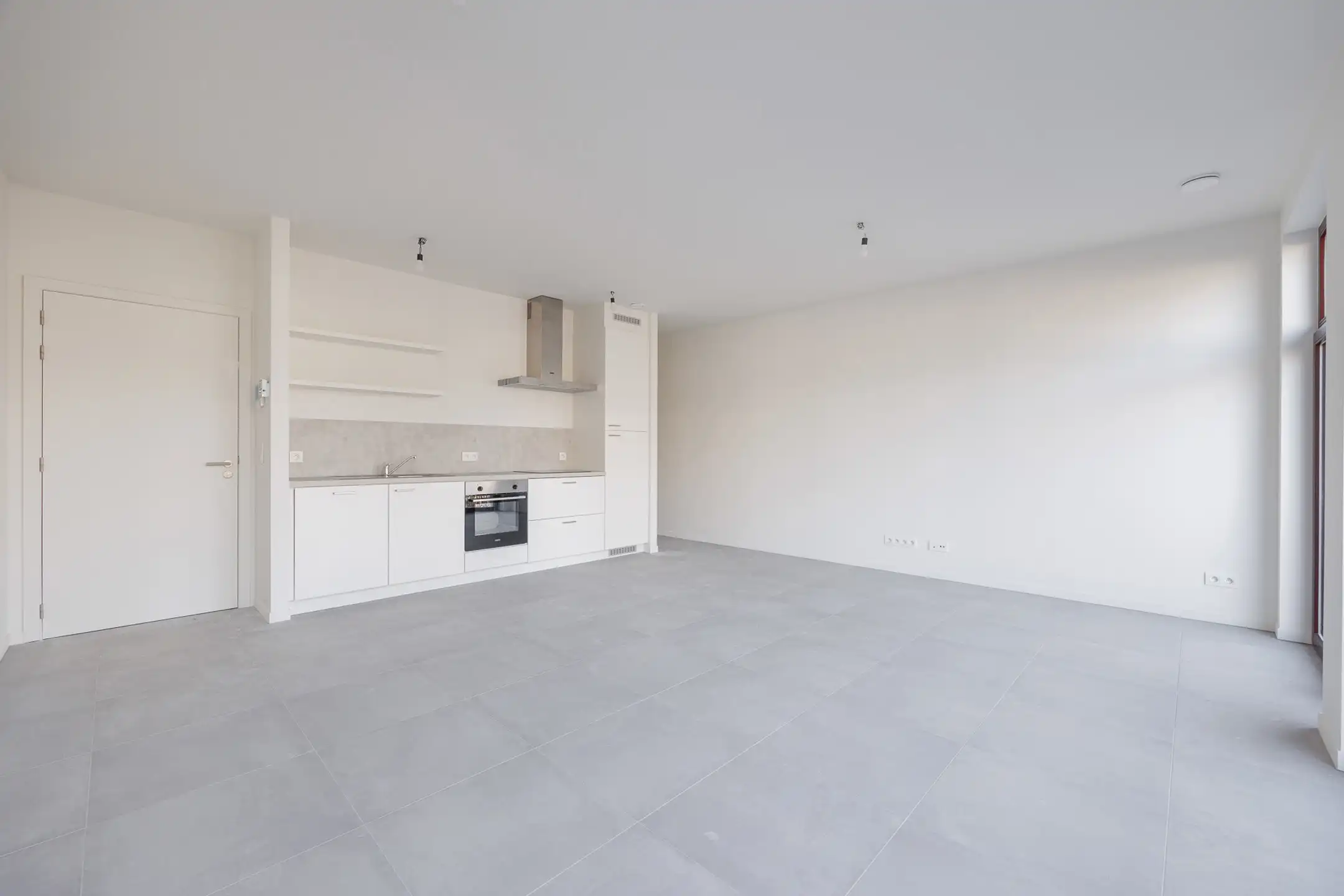 Recent nieuwbouwappartement met terras foto 3