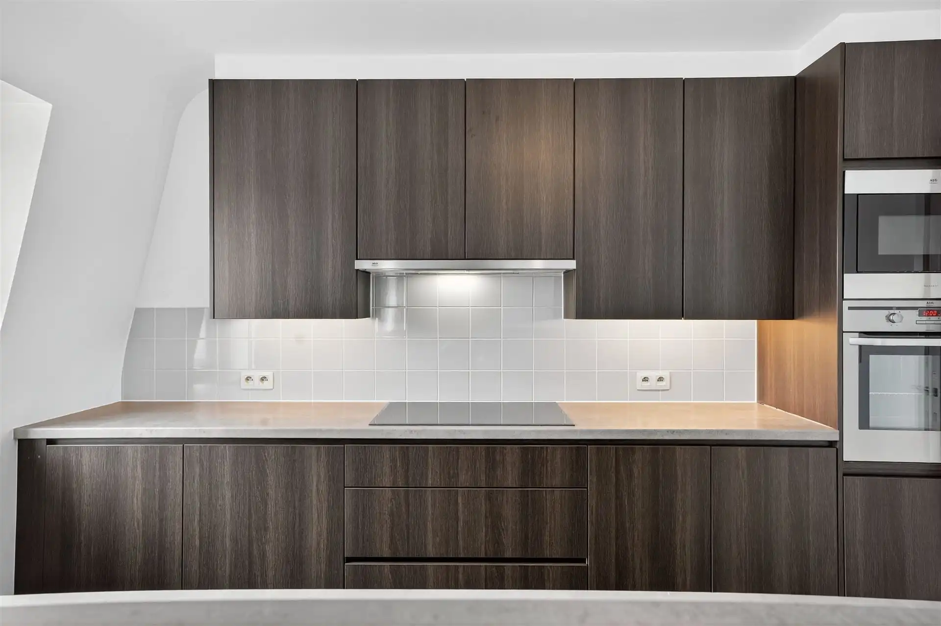 CENTRALE LIGGING / STAANPLAATS foto 14