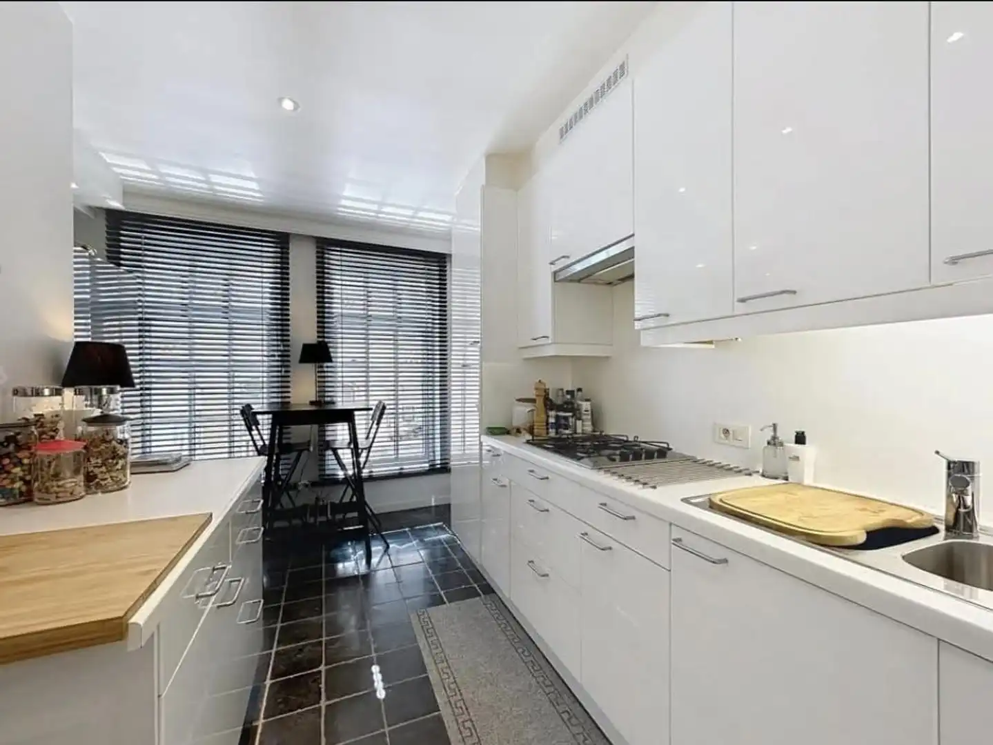 Handelszaak met woonst in hartje Roeselare  foto 2