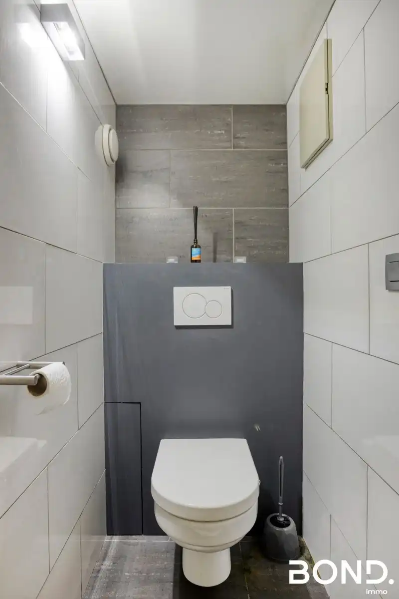 Instapklaar 2-slaapkamerappartement met terras, en parking foto 12