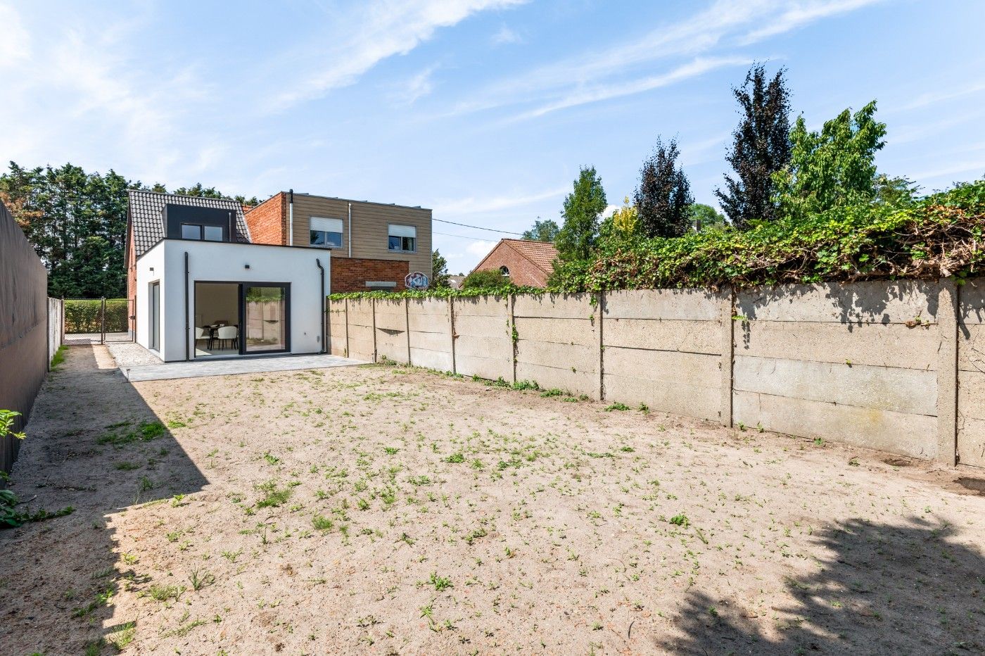 Prachtig gerenoveerde woning met 3 slpk., oprit en toffe tuin foto 22